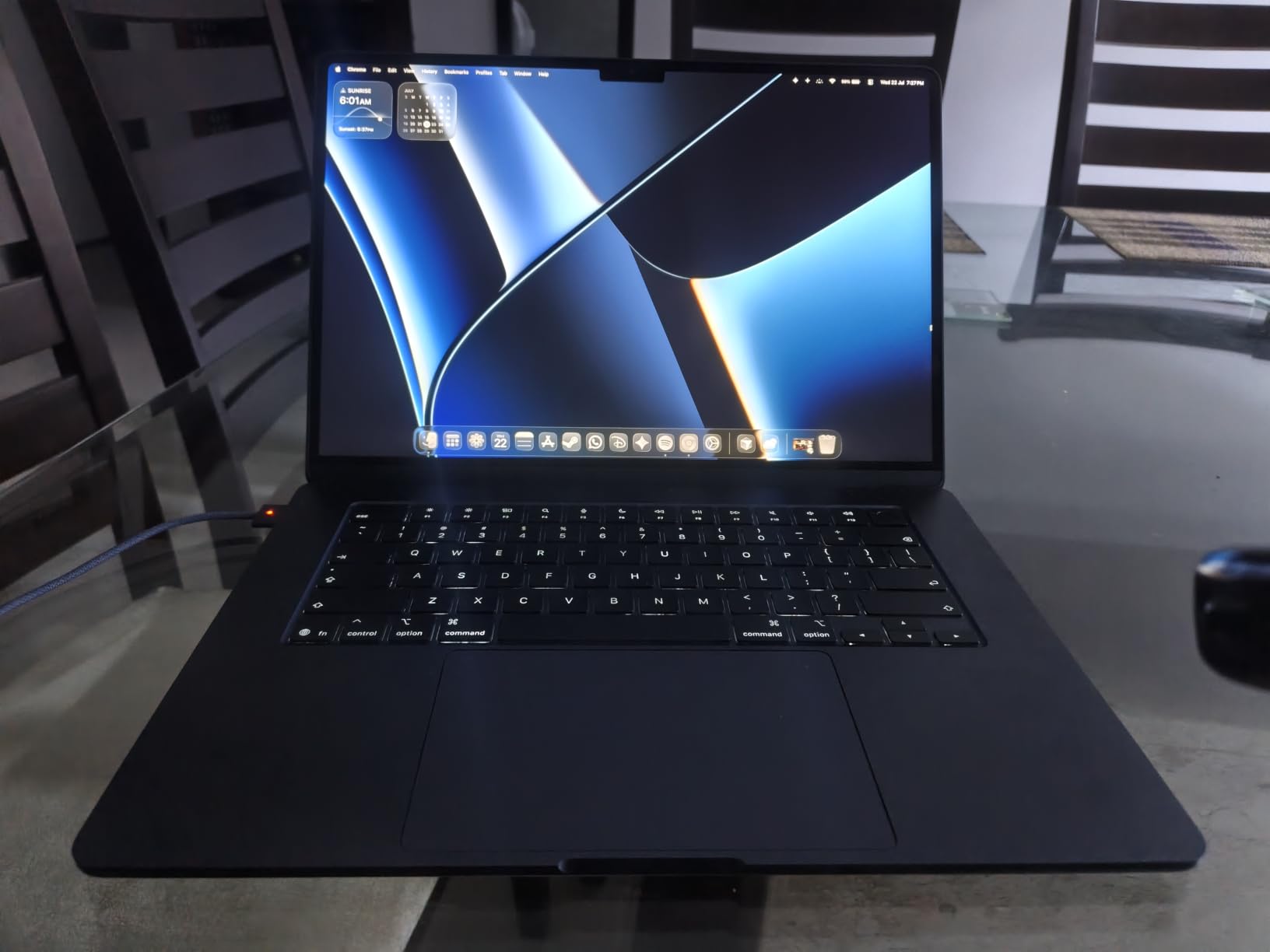 Apple 2026 MacBook Air 15-inch Laptop with M5 chip: Built for AI, 15.3-inch Liquid Retina Display, 16GB Unified Memory, 512GB SSD, 12MP Center Stage Camera, Touch ID, Wi-Fi 7; Midnight customer photo 2