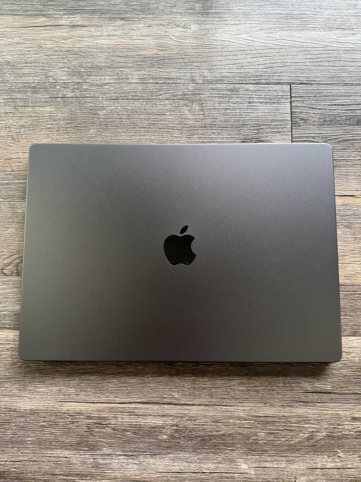 Apple 2026 MacBook Pro Laptop with Apple M5 Pro chip with 18-core CPU and 20-core GPU: Built for AI, 16.2-inch Liquid Retina XDR Display, 24GB Unified Memory, 1TB SSD, Wi-Fi 7; Space Black customer photo 2