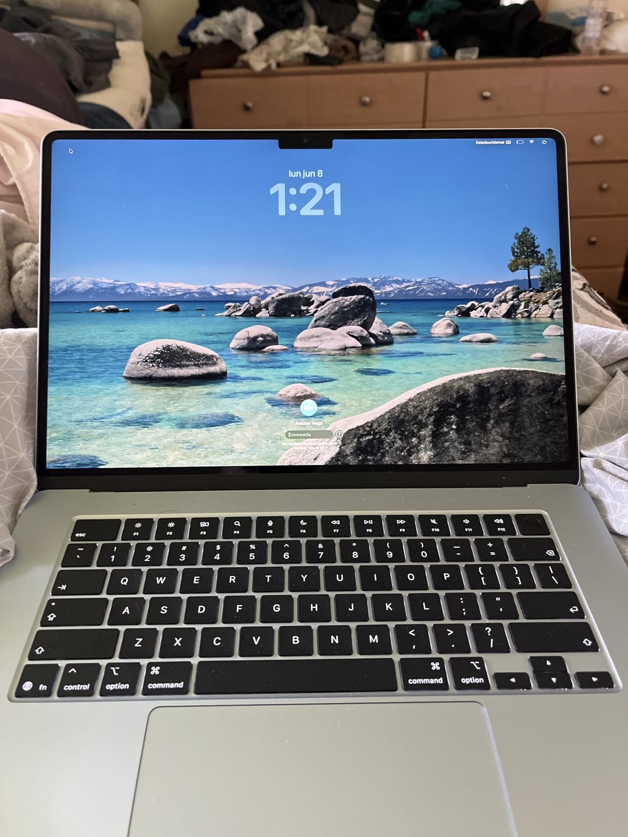 Apple 2026 MacBook Air 15-inch Laptop with M5 chip: Built for AI, 15.3-inch Liquid Retina Display, 16GB Unified Memory, 512GB SSD, 12MP Center Stage Camera, Touch ID, Wi-Fi 7; Starlight customer photo 2