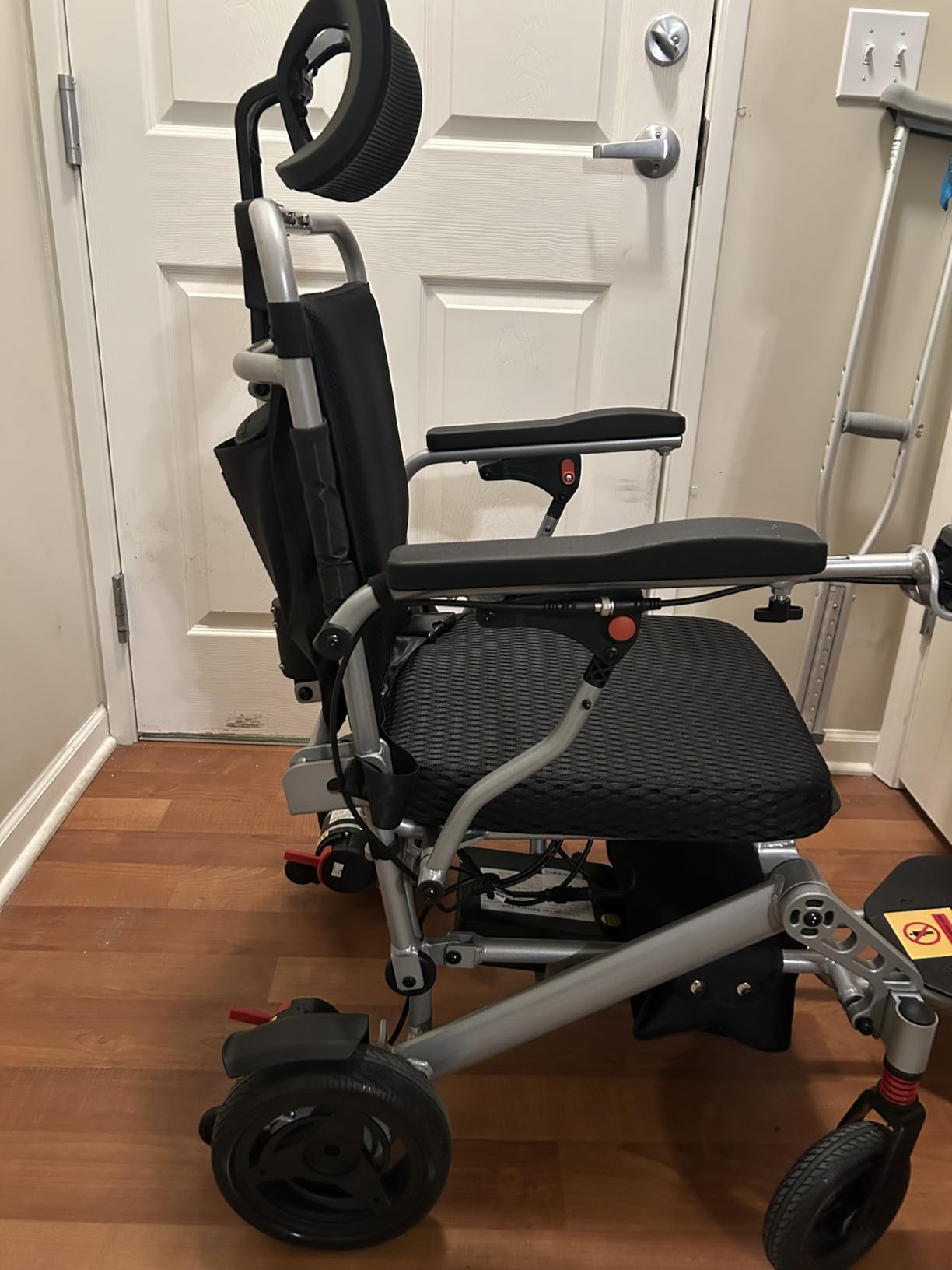 Electric Wheelchair 440 lb Capacity, 22 inch Wider Seat Wheelchair, 30+Miles 700W Motor All Terrain Power Wheelchair, Heavy Duty Wheelchair with Dual Battery(12AH+12AH), with Dust Cover and Backpack customer photo 1