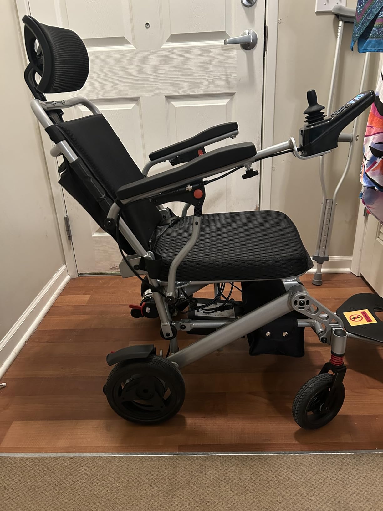 Electric Wheelchair 440 lb Capacity, 22 inch Wider Seat Wheelchair, 30+Miles 700W Motor All Terrain Power Wheelchair, Heavy Duty Wheelchair with Dual Battery(12AH+12AH), with Dust Cover and Backpack customer photo 2