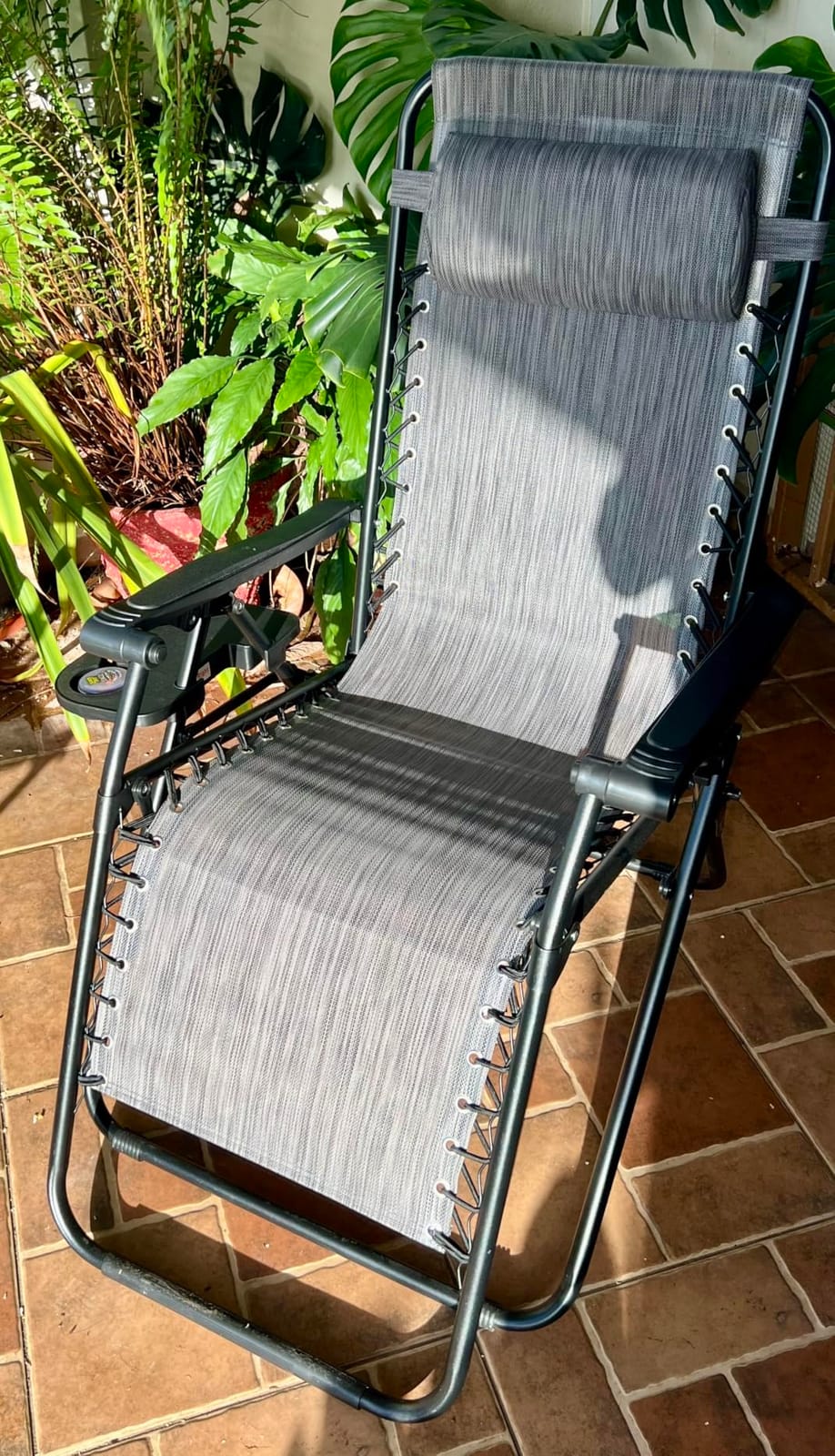 Sweetcrispy Zero Gravity Chairs Set of 2, Outdoor Folding Reclining Lounge Chair with Cup Holder Tray & Adjustable Pillow, Portable Camping Beach Patio Poolside Lawn Yard Chair, Classic Blue customer photo 1