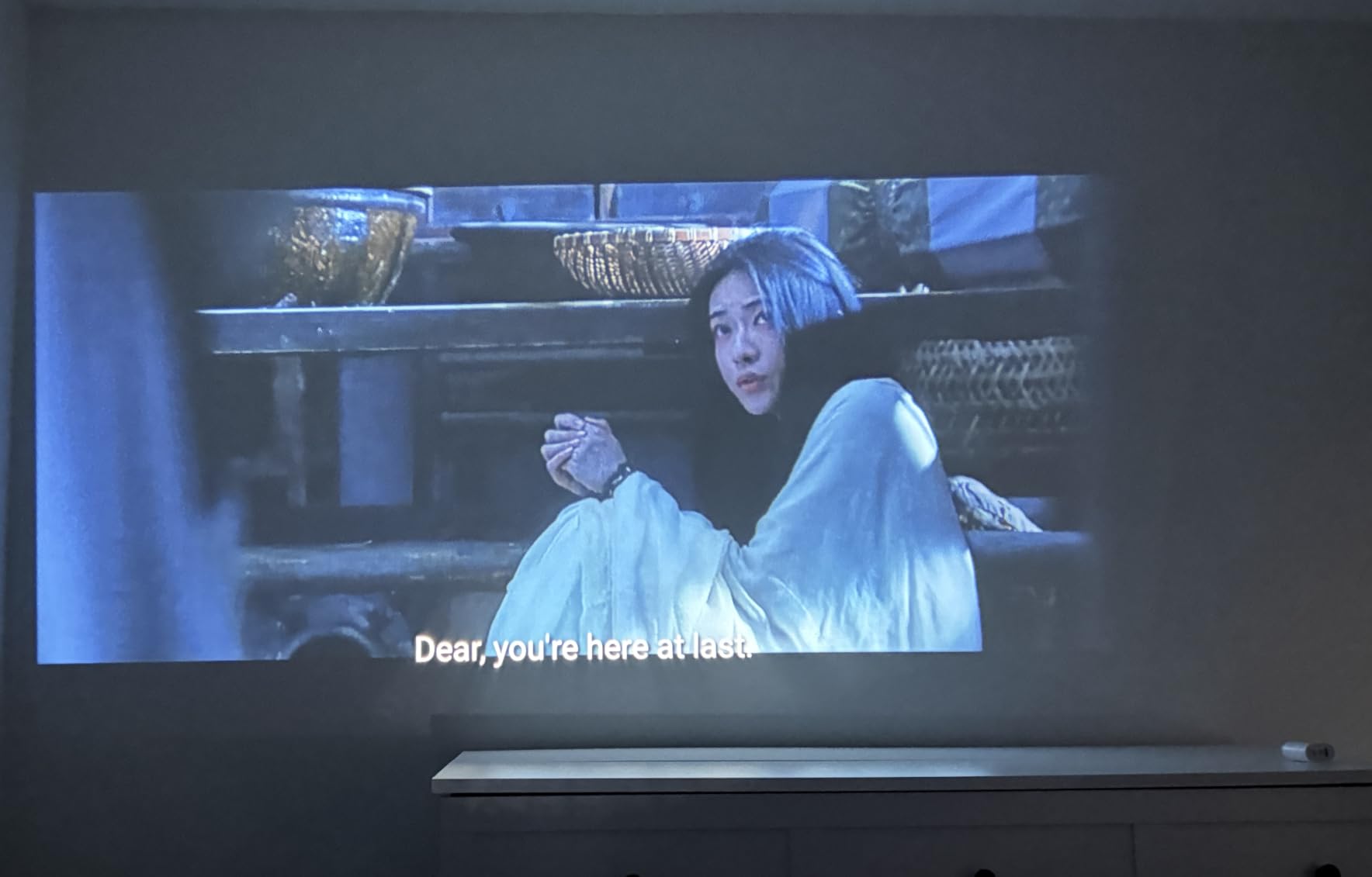 HP Projector Built-in Apps, USB-C Power Bank Compatible for Outdoor MC400 customer photo 1