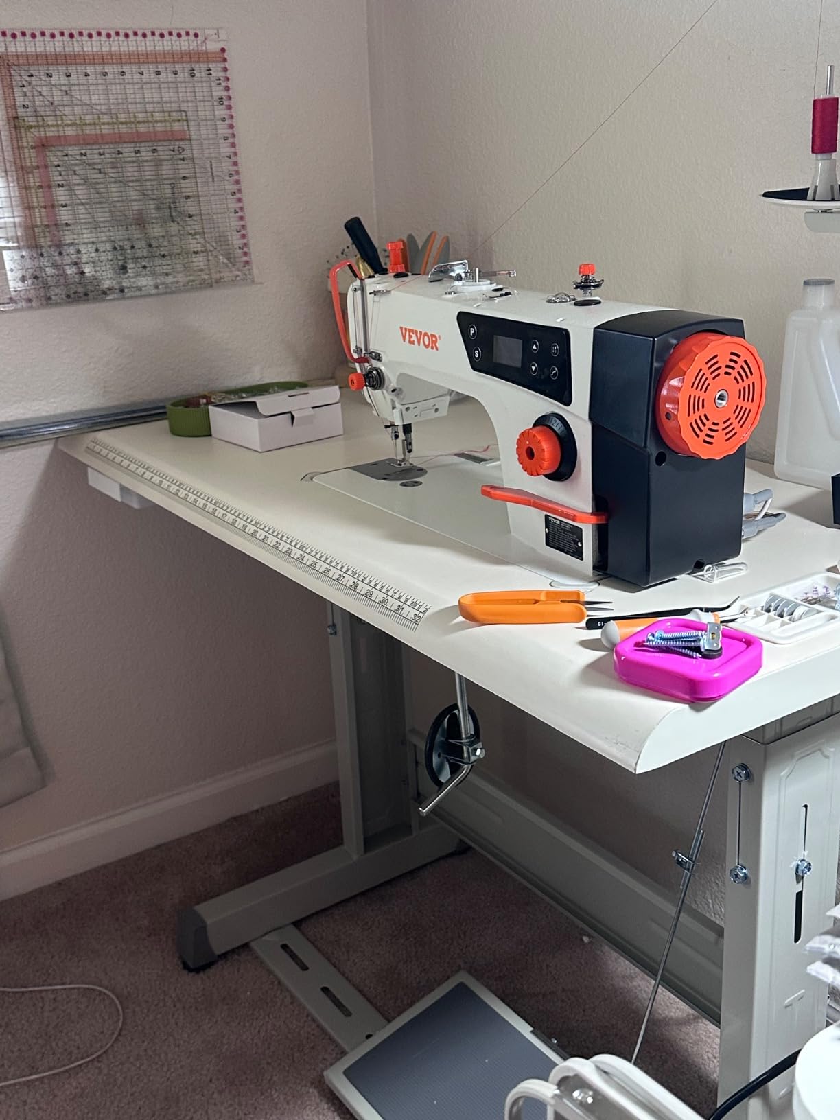 VEVOR Industrial Lockstitch Sewing Machine, 550W Commercial Set with Servo Motor & Table Stand, 5000 SPM High Speed, Metal Frame, LCD Panel, LED Light for Cotton Wool Denim Leather Canvas customer photo 2