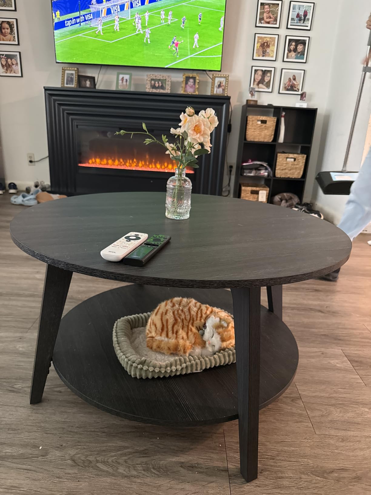 VASAGLE Round Coffee Table, Living Room Table with Tambour Design customer photo 2