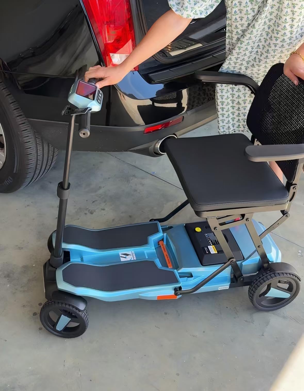 SCOOTNGO Voyager Mobility Scooter for Seniors Adults, 33lbs Travel Scooter | Lightweight, Foldable, Airline Approved, Cruise Control, Smart Slowdown, NFC Unlock, 275 lbs Capacity, Carbon Fiber Wheels customer photo 1