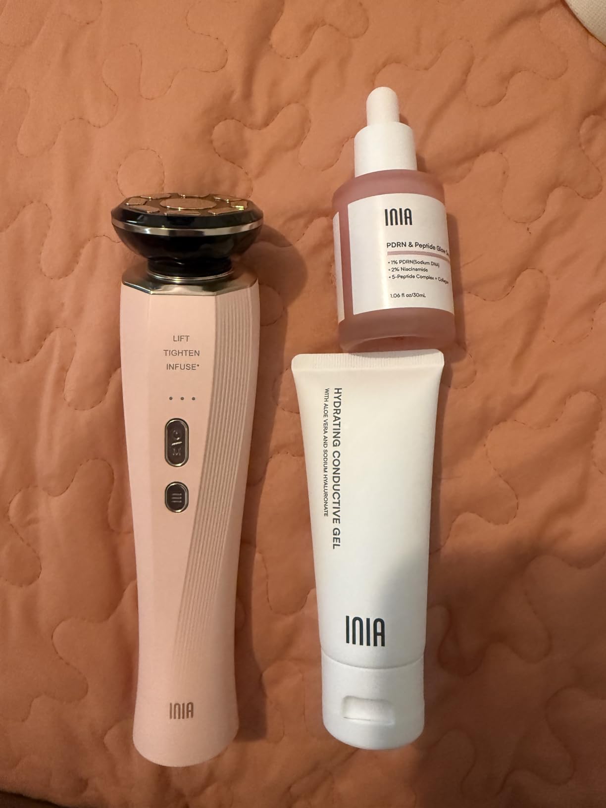 INIA FLARE 3-in-1 Microcurrent Facial Device Red Light Therapy for Face | Beauty Device, Face Massager Tool with Heat & Vibration, for Puffiness & Smoothing, for Clear, Radiant, for Daily Skincare customer photo 1