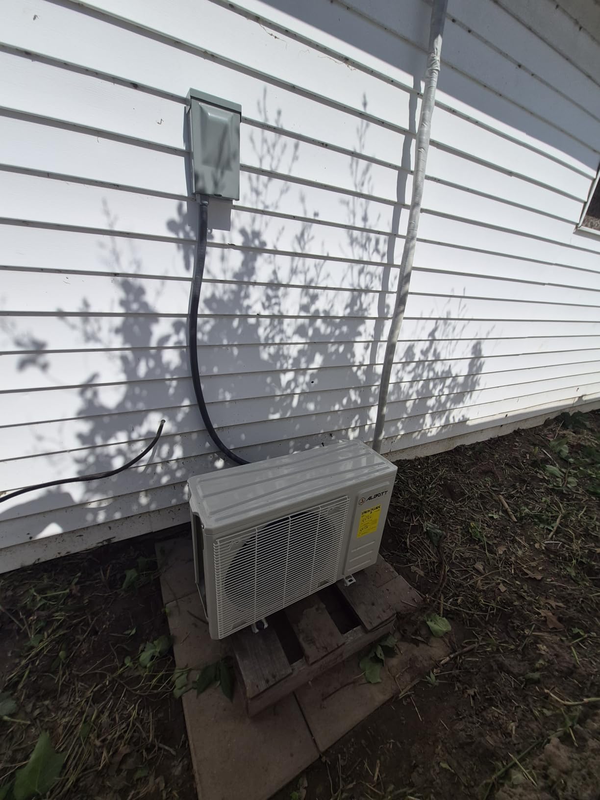 Albott Easy DIY Series 12,000 BTU 115V Mini Split AC & Heat Pump, 18 SEER2 customer photo 1