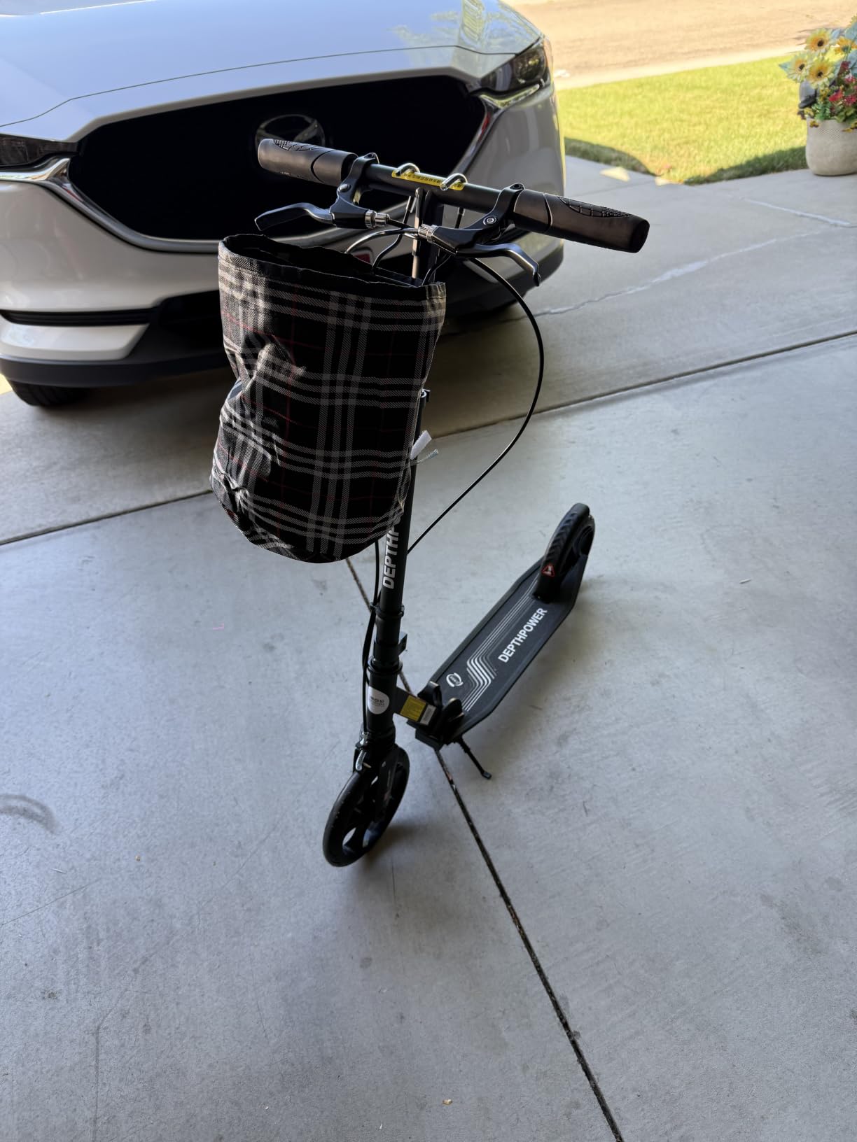 Foldable Kick Scooter for Adults: Folds in 2 Seconds with One Hand | No Tools Needed - 80% Smaller Folded Size - Compact Big Wheel Scooters for Subway Commute Office Storage & Car Trunk - Black customer photo 2