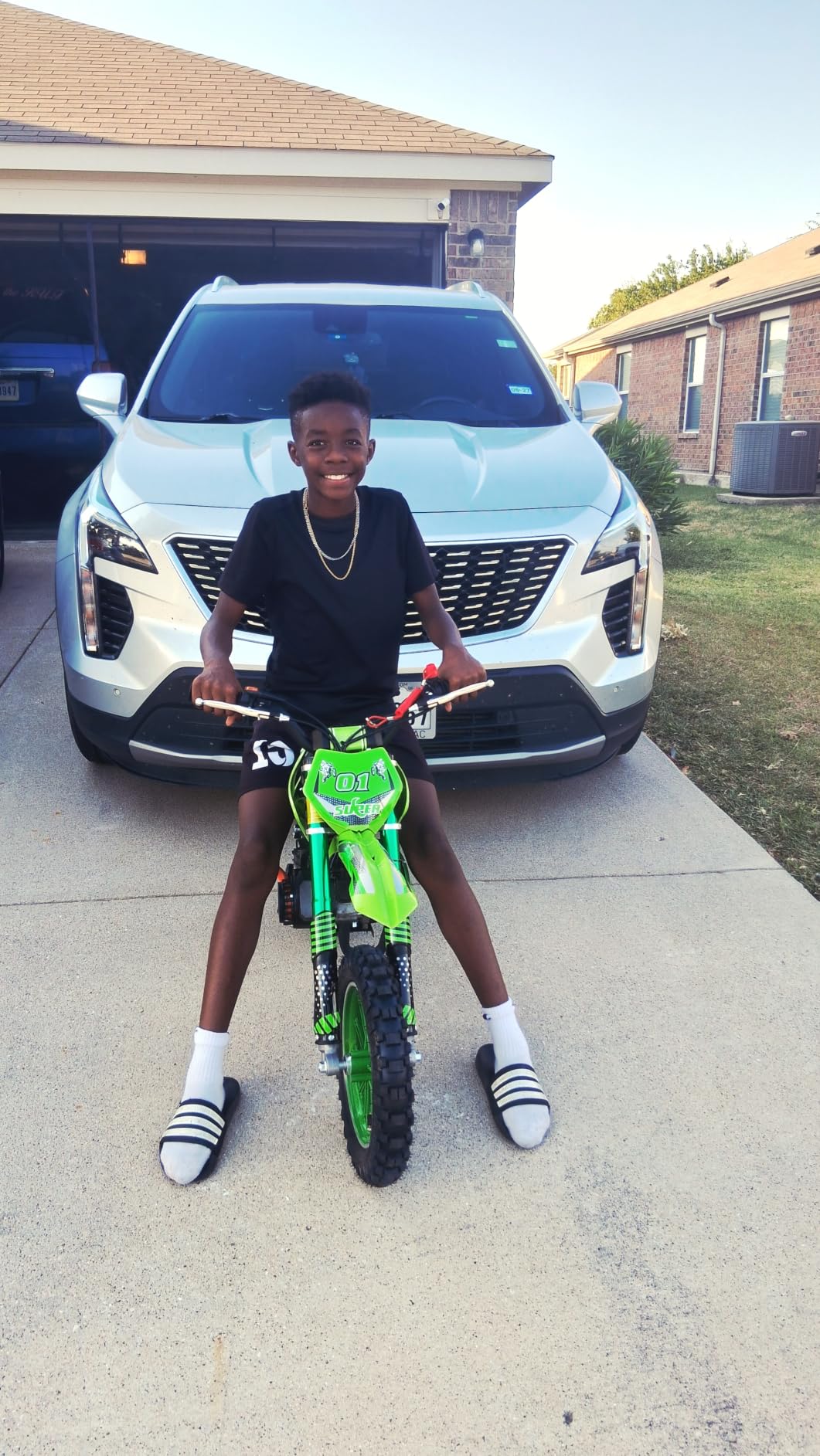 50cc Dirt Bike, 2-Stroke Gas Dirt Bike for Kids 8-14, Green | Dual Disc Brakes, Double Shock Absorption, Easy Pull Start Mini Dirtbike, 10 Inch Off-Road Tires, Max Speed 40MPH customer photo 1