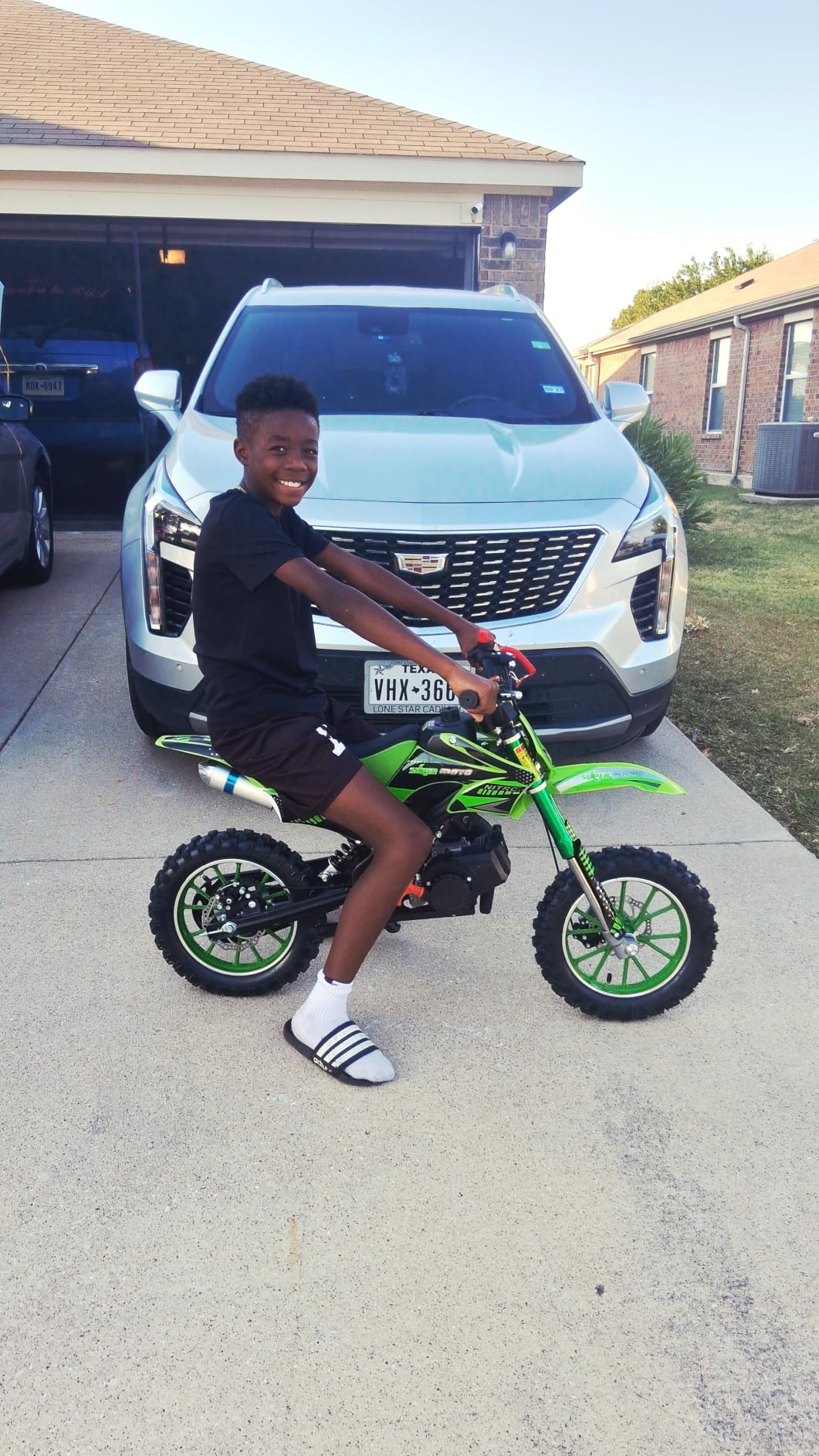 50cc Dirt Bike, 2-Stroke Gas Dirt Bike for Kids 8-14, Green | Dual Disc Brakes, Double Shock Absorption, Easy Pull Start Mini Dirtbike, 10 Inch Off-Road Tires, Max Speed 40MPH customer photo 2