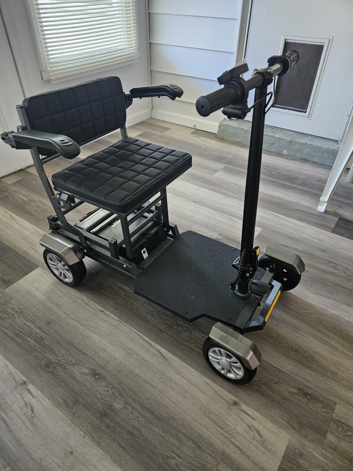 Lightweight Mobility Scooters for Seniors and Adults, Foldable 4-Wheel Motorized Scooter with Storage Crate & Basket, Aluminum Frame, 450W Brushless Motor, Led Light, 25 Miles Range, 400Lbs Capacity customer photo 1