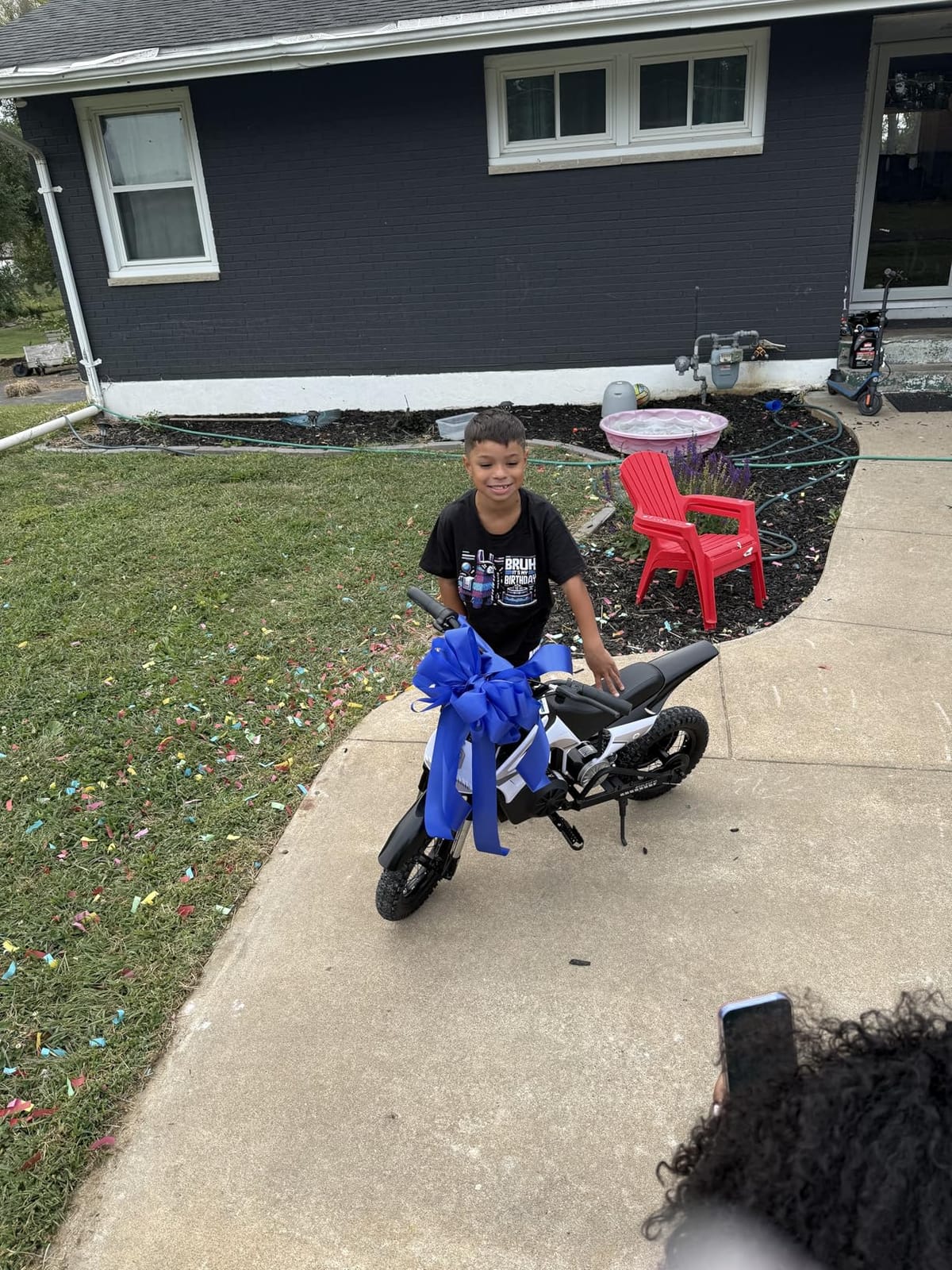 K1 Kids Electric Dirt Bike 36V Motorcycle, 16MPH Fast Speed 14 Mile Long-Range, 700W Peak 3-Speed Modes Electric Bike for Kids Ages 3-10 (Berry Red) customer photo 2