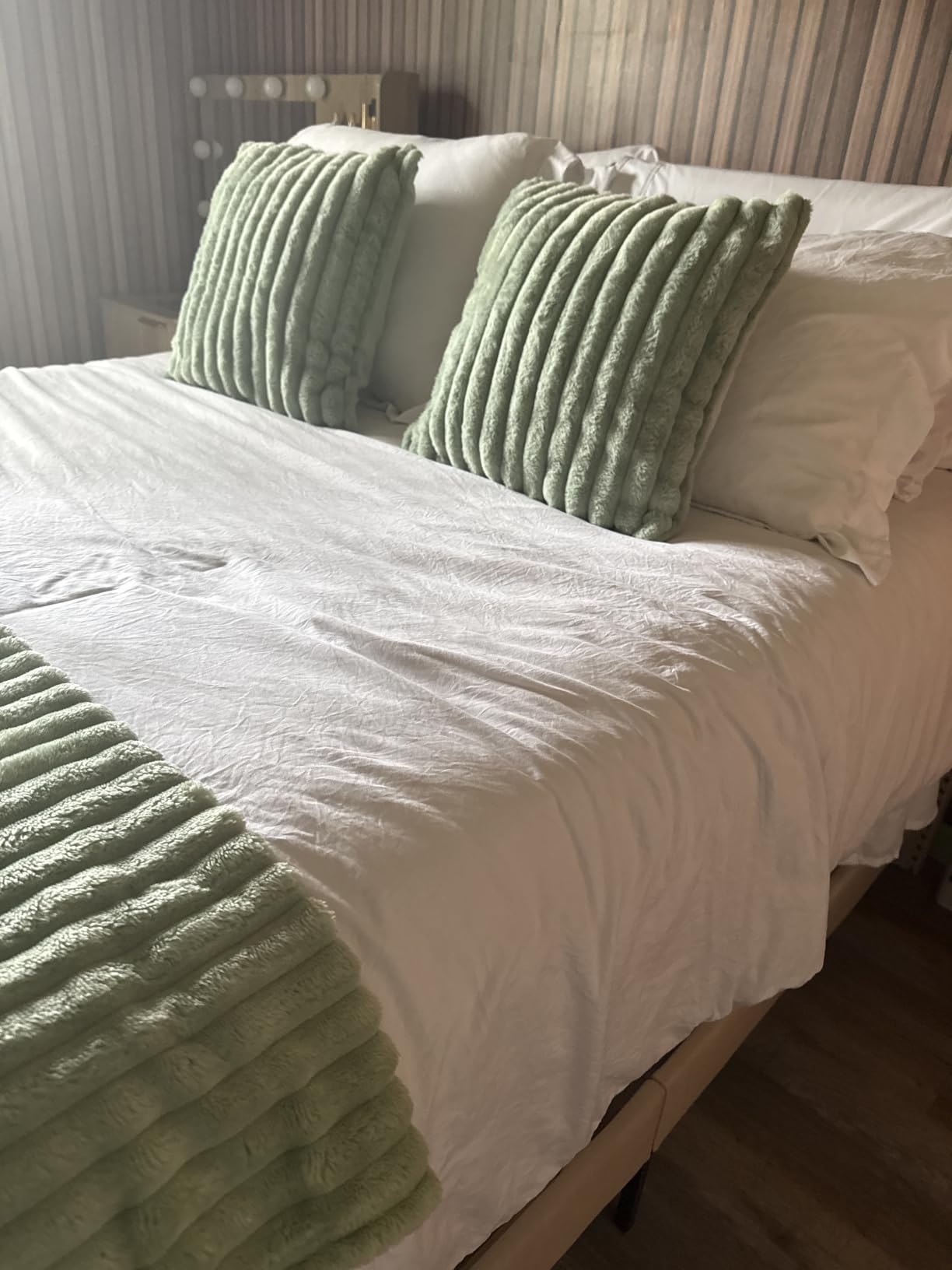 Extra Firm Queen Mattress 14 Inch, Luxury Hybrid Mattress in a Box for Deep Sleep & Lumbar Support, CertiPUR-US & Zero Fiberglass, 365-Night Trial customer photo 1