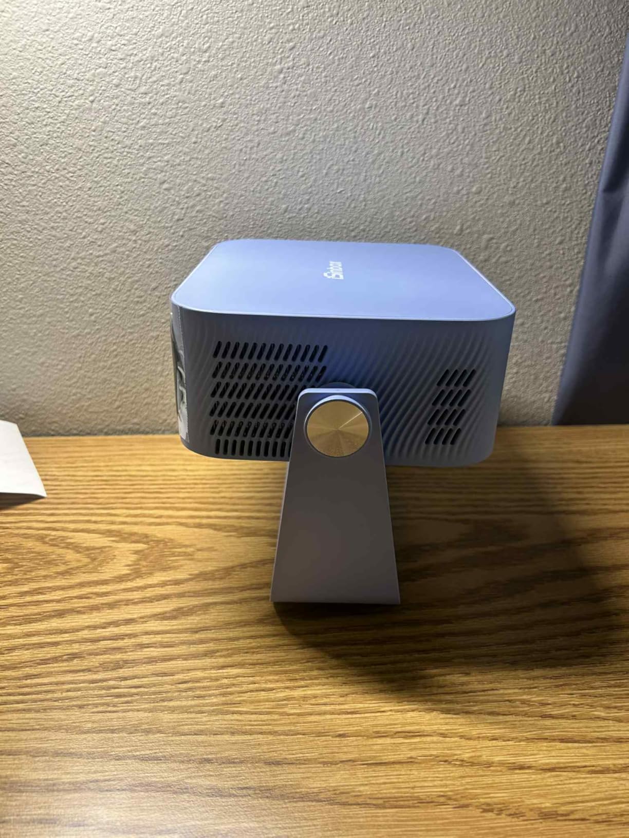iSinbox Smart Outdoor Projector,Built-in Apps,180° Gimbal,Dolby Audio customer photo 1