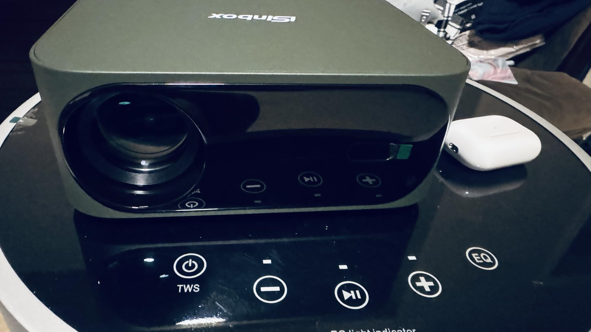 iSinbox Smart Outdoor Projector,Built-in Apps,180° Gimbal,Dolby Audio customer photo 2