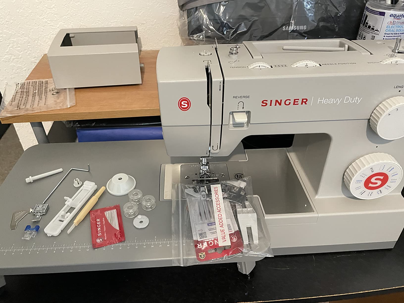 SINGER® Heavy Duty 4552™ Next Evolution Sewing Machine, Bonus Presser Feet customer photo 1