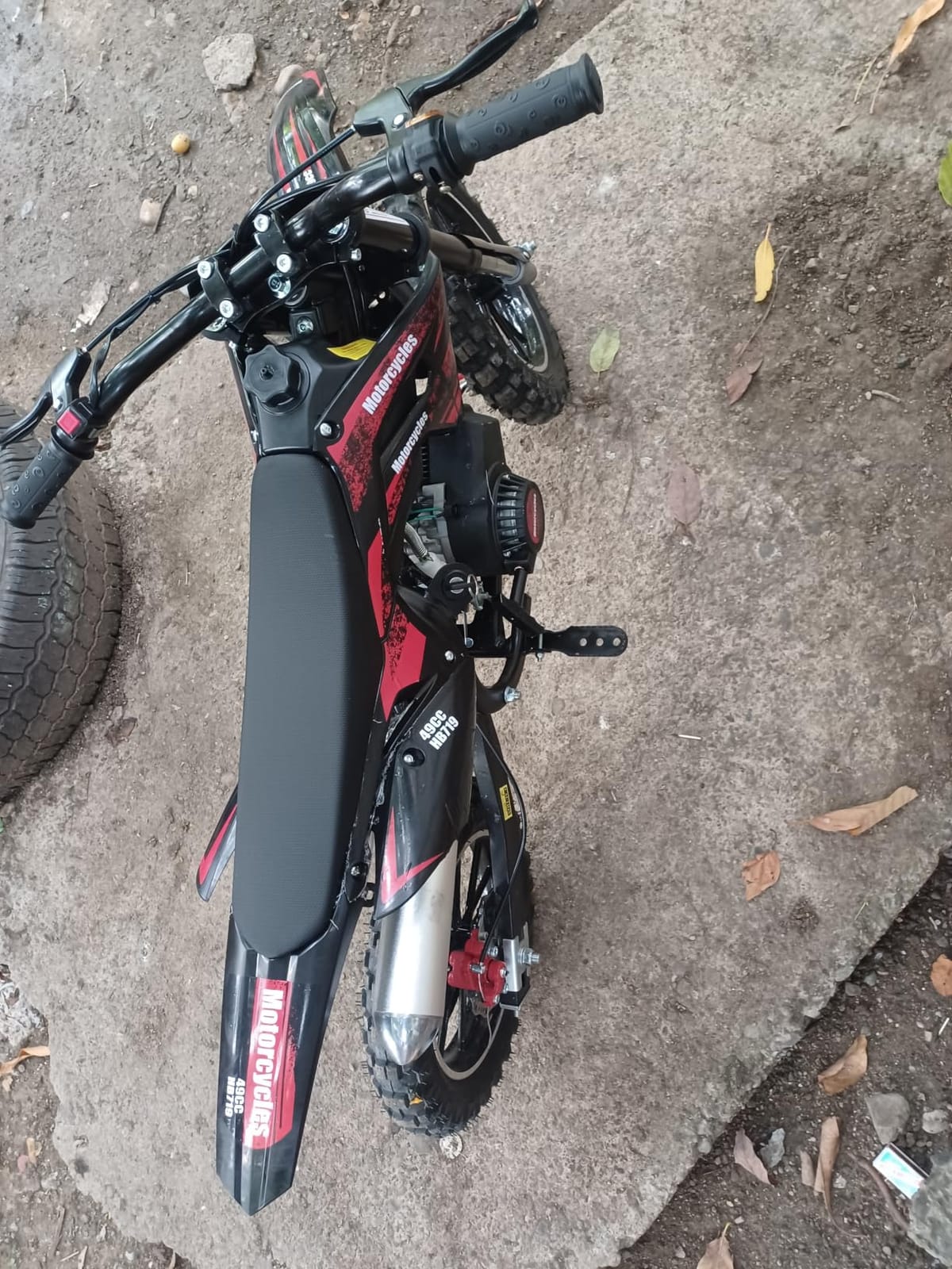 50CC Kids Dirt Bike Gas Powered 2-Stroke Mini Motorcycle 25MPH for kid 8-14 | 10-inch Off-road Tires, Disc Brakes, 330lbs Capacity, Easy Pull Start, Shock Absorbers, Gas Powered Kids Dirt Bike for 8-14 customer photo 2