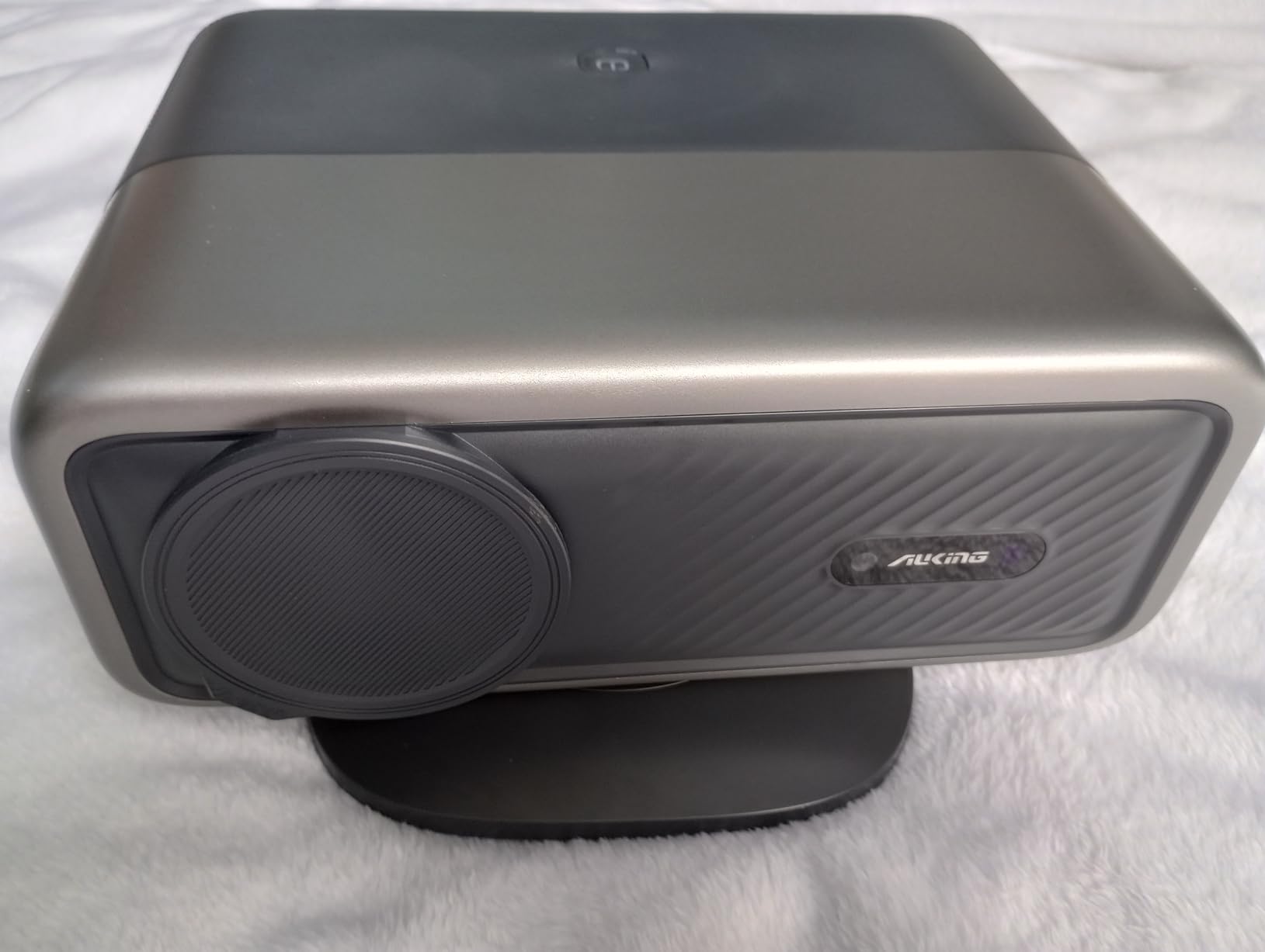 [4700 ANSI & 60W Dolby Audio] 4K Projector with WiFi and Bluetooth, TOF Real-Time Auto Focus Hi-Fi VCR Projector, AuKing Outdoor Movie Home Proyector with Omni-Adjustable Stand (silver grey) customer photo 1