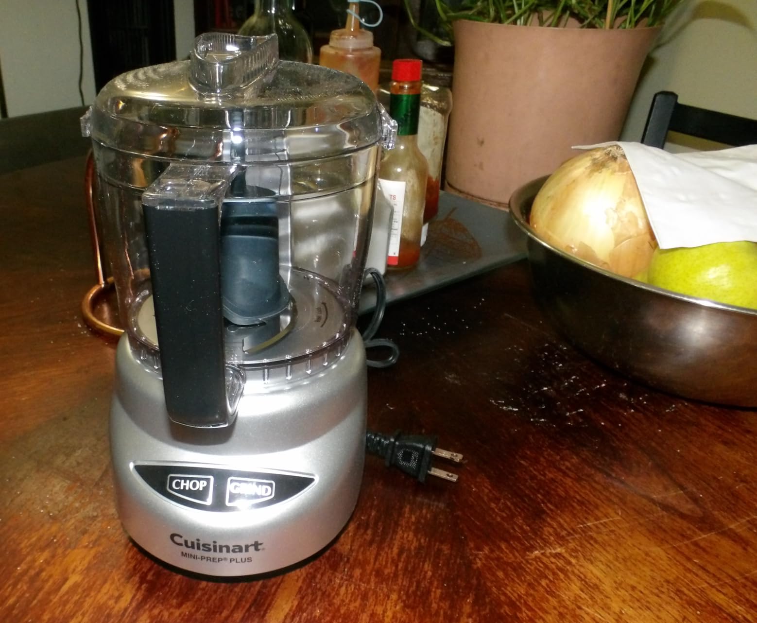 Cuisinart Mini-Prep Plus Food Processor, 3 Cup Mini Food Processor to Chop Herbs, Vegetables, and Hard Cheese, 3 Cup Work Bowl, Reversible Stainless Steel Blade, DLC-2A, White customer photo 2