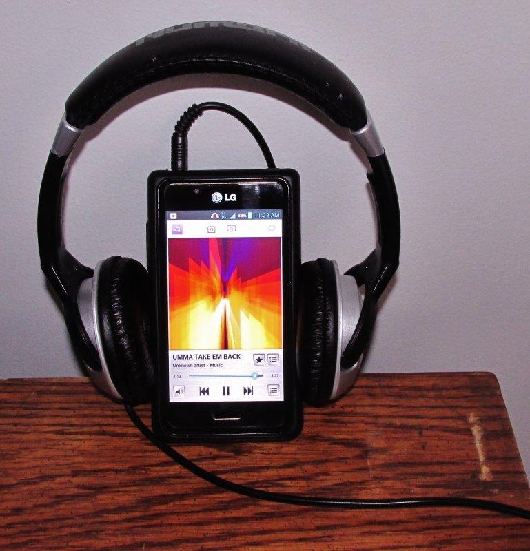 Numark HF125 Closed-Back DJ Headphones customer photo 1