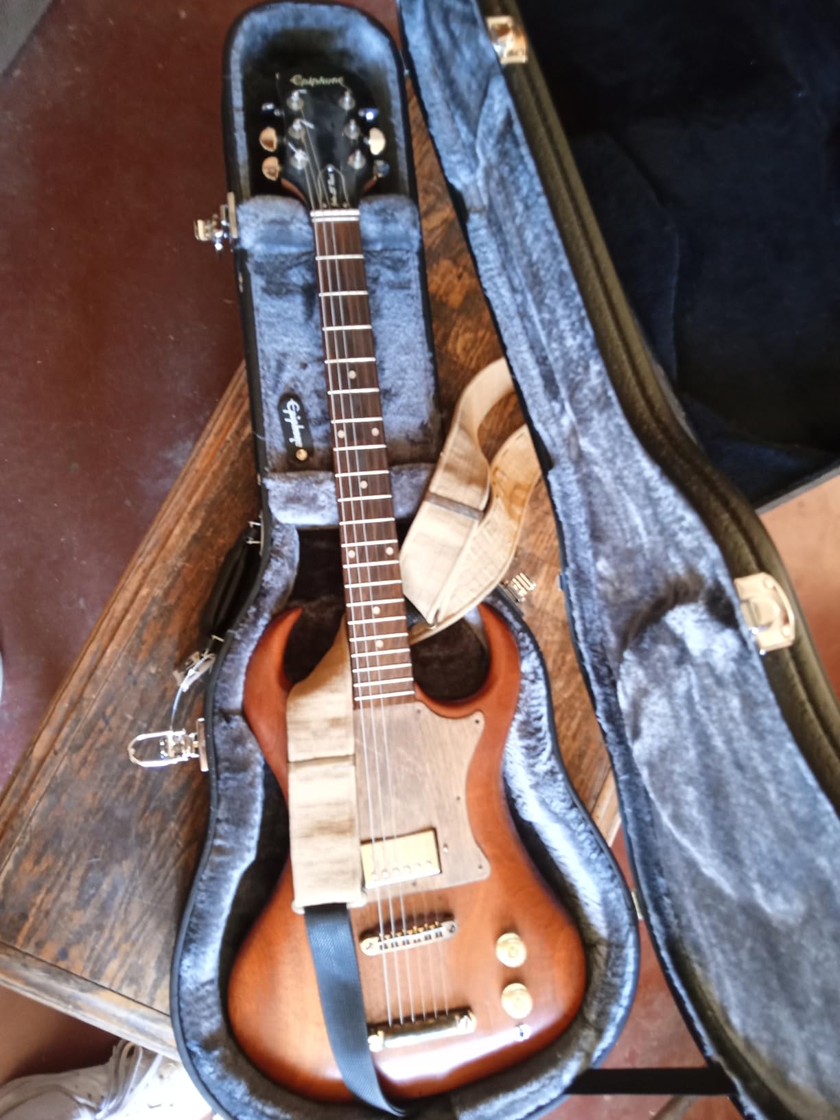 Epiphone Case Epiphone Dreadnought Acoustic customer photo 1