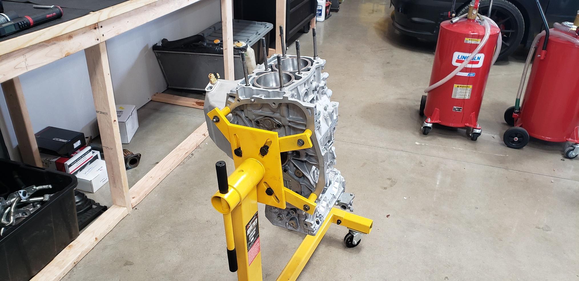Performance Tool W41025 1000 lbs. Rotating Vehicle Engine Stand customer photo 2
