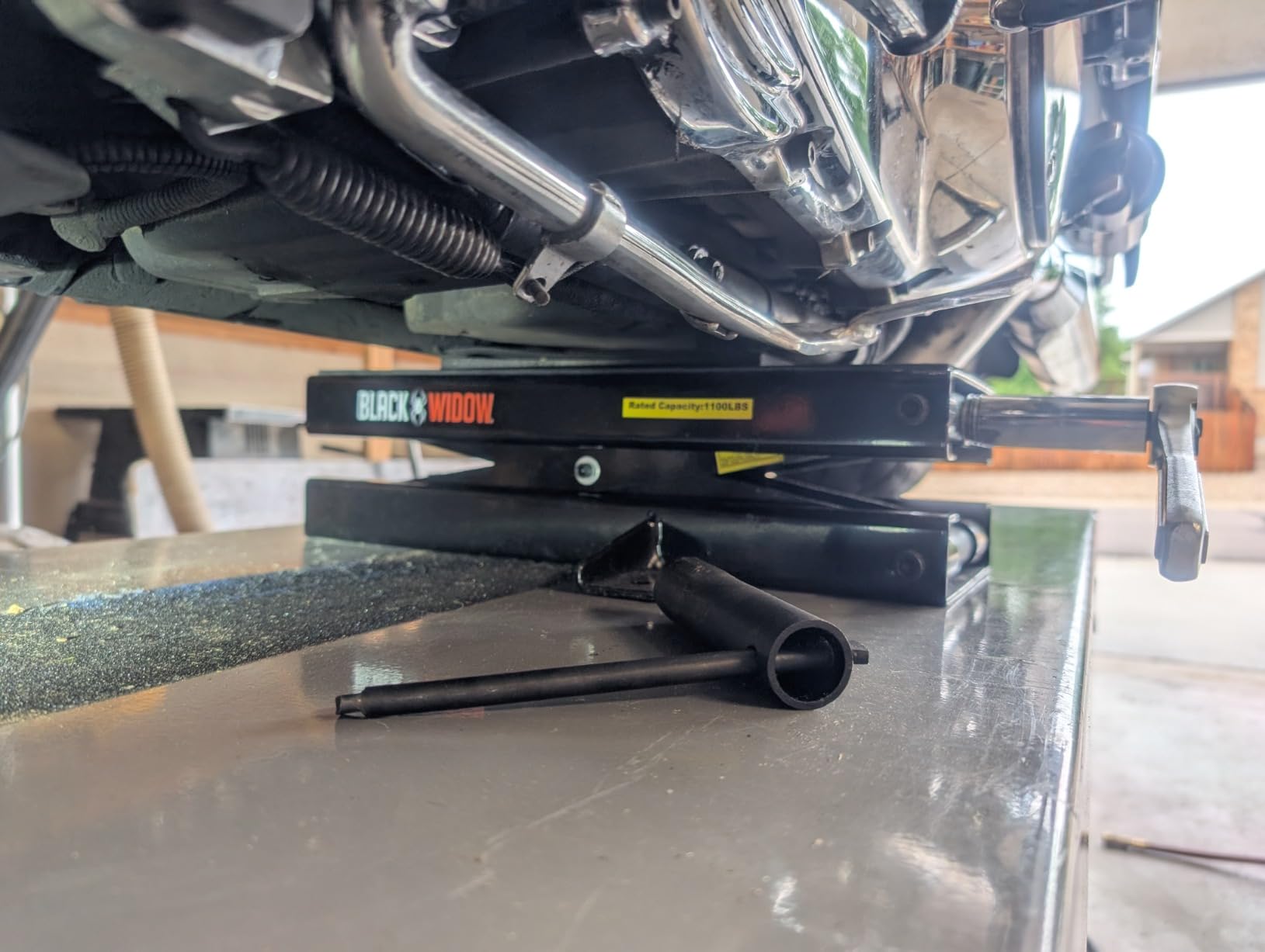 Black Widow Steel Motorcycle Tire Jack, 3.75 to 16.25 In Lift, 1,100 lb customer photo 2