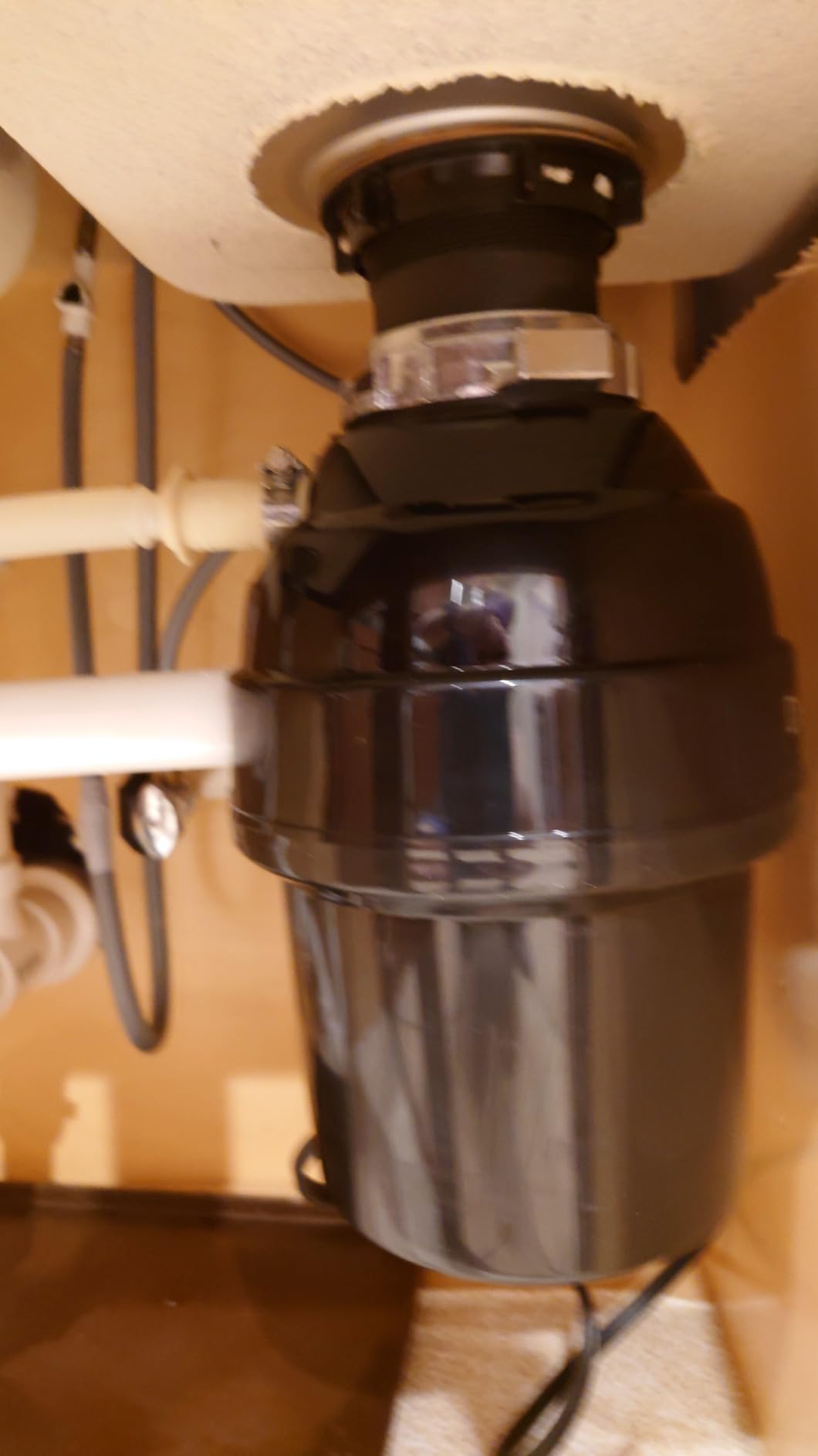 GE Disposall Continuous Feed 3/4 Horsepower Motor Garbage Disposer, Good for Grinding: Vegetable Peels & Small Bones, Easy Install Kit, Non-Corded, Recommended for 2-4 Person Homes, GFC720N customer photo 1