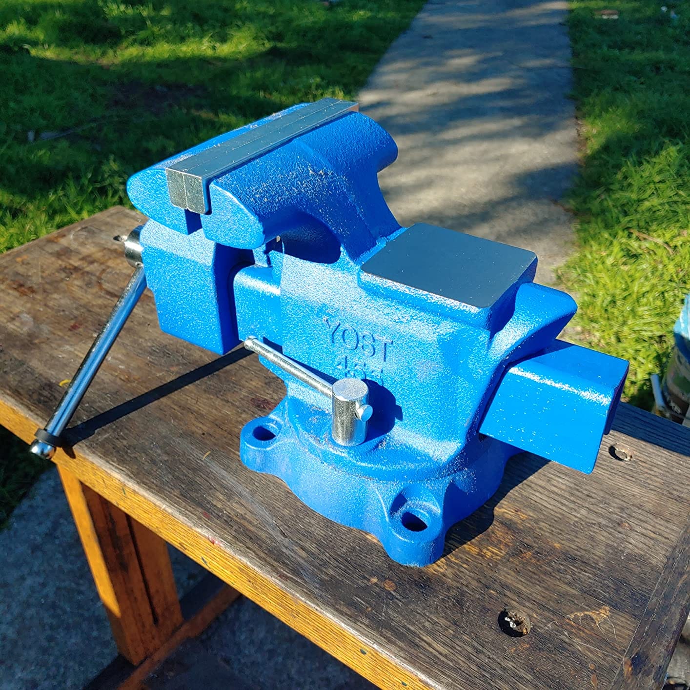 Yost Vises 460 Combination Vise | 6 Inch Jaw Width Heavy-Duty Utility Pipe and Bench Vise |Secure Grip with Swivel Base| Made with Cast Iron and Steel U Channel Bar | Blue customer photo 1