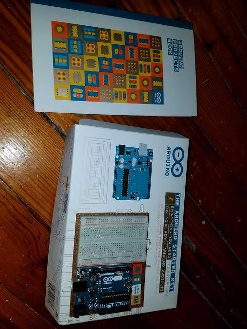 Official Arduino Starter Kit [K000007] - 12 DIY Projects with Electronic Components & English Projects Book - Original Kit from Italy customer photo 2