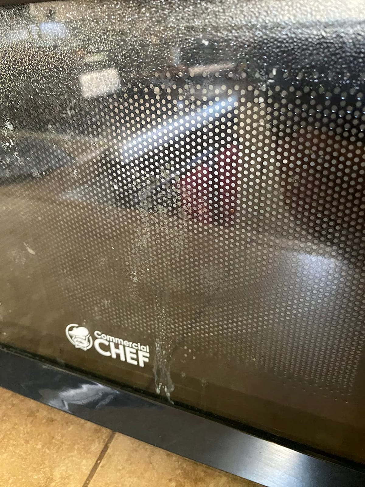 Commercial Chef 0.6 Cu. Ft. Countertop Microwave Oven, CHM660B, Black customer photo 1