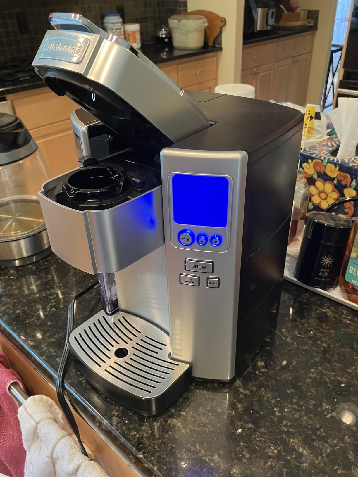Cuisinart Coffee Maker, Single Serve 72-Ounce Reservoir Pod Coffee Machine, Programmable Brewing & Hot Water Dispenser, 5 Cup-Size Settings, Stainless Steel, SS-10P1, Silver customer photo 1