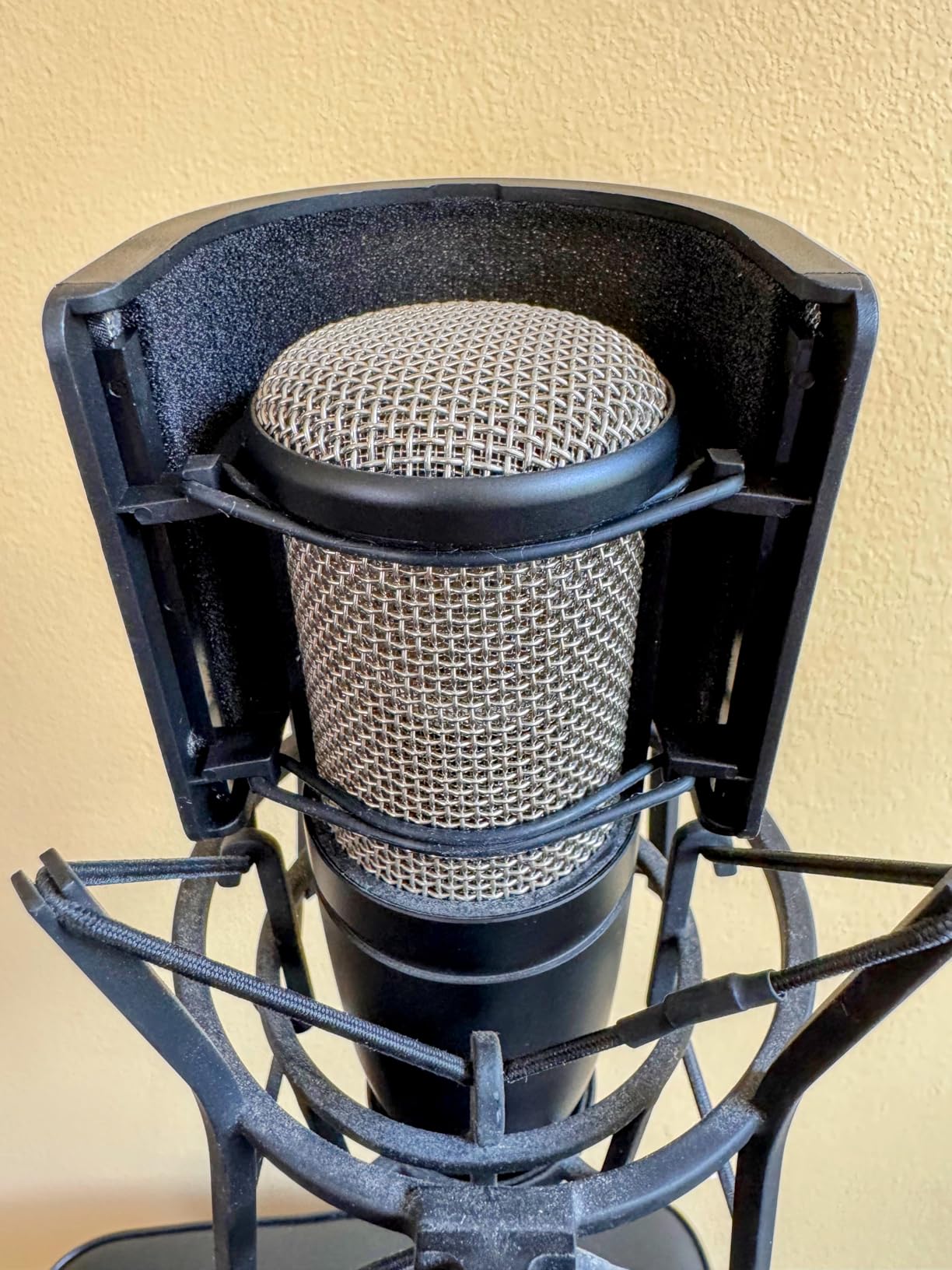 Pop Filter,PEMOTech [Upgraded Three Layers] Metal Mesh & Foam & Etamine Layer Microphone Windscreen Cover Handheld Mic Shield Mask,Microphone Accessories for Vocal Recording,Youtube videos,Streaming customer photo 1