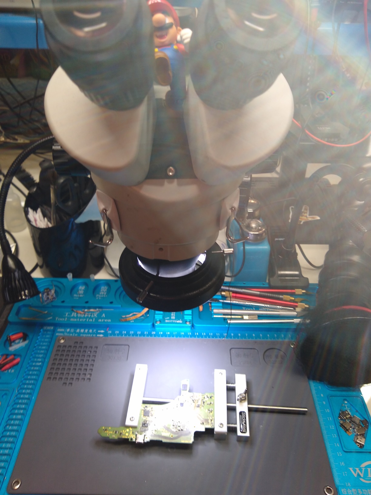 PCB Vise with Standard Nylon Jaws Grey customer photo 2