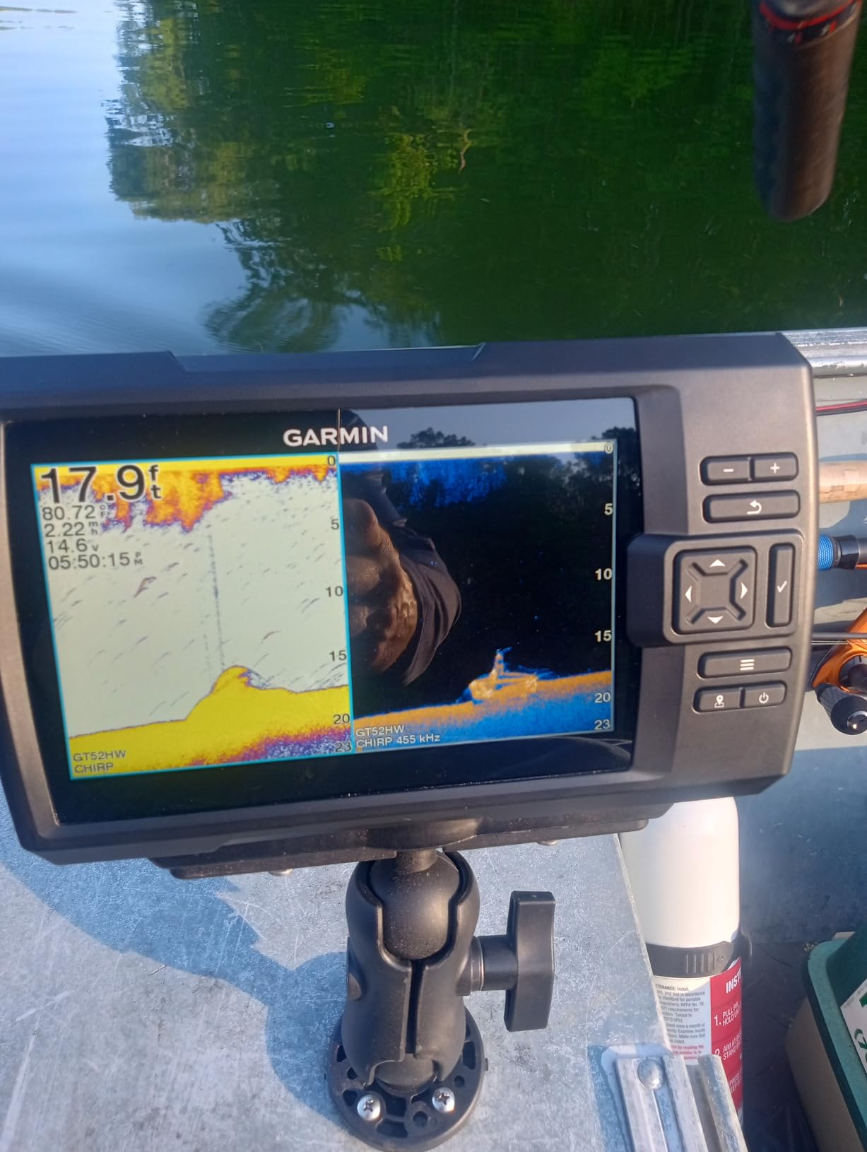 Garmin STRIKER Plus 7sv with CV52HW-TM Transducer and Protective Cover, 7 inches 010-01874-00 customer photo 1