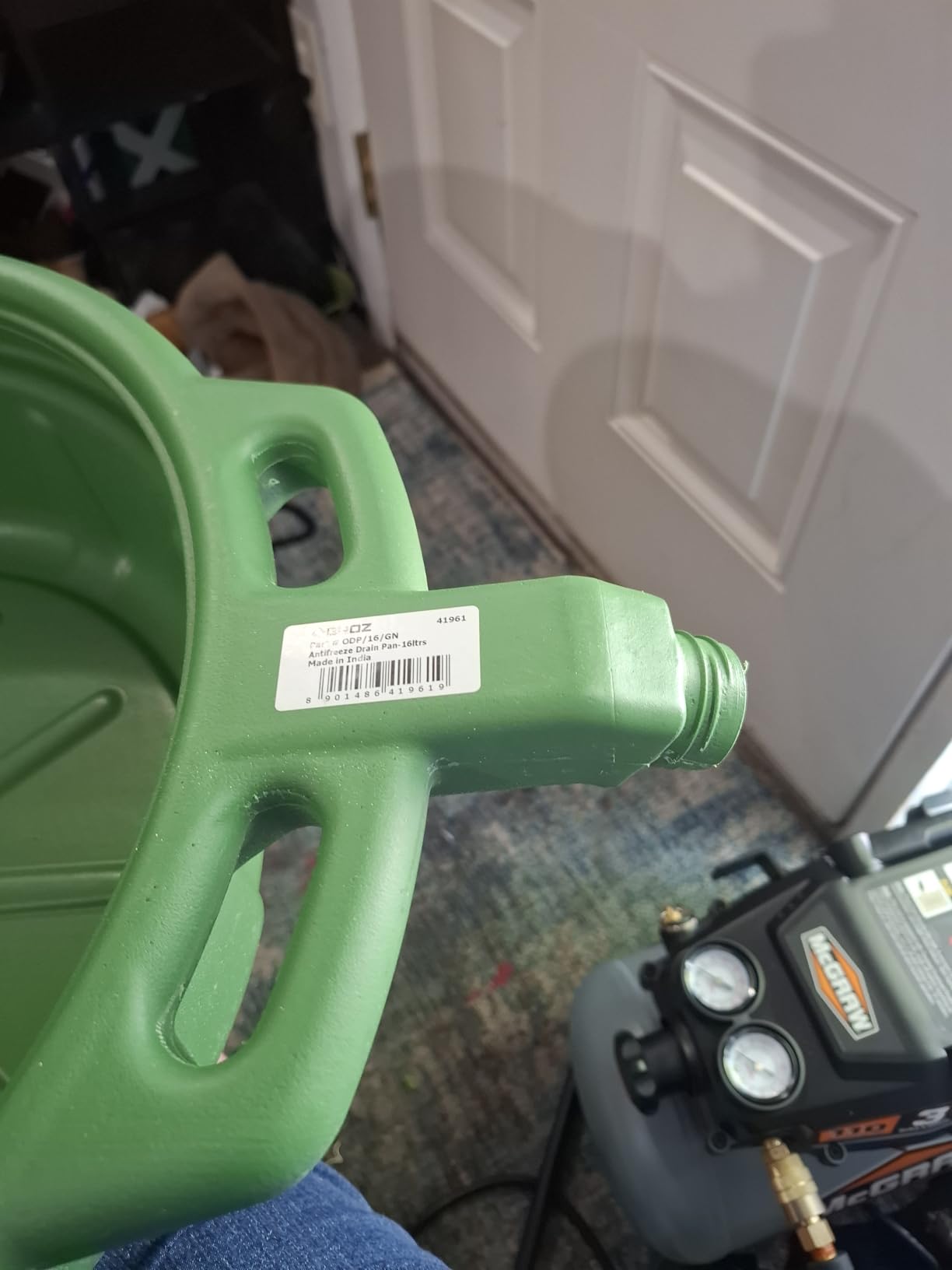 Groz Antifreeze Drain Pan, 4.25 Gallon / 16 Liter Green HDPE Coolant Catch Pan with Anti-Splash Lip, Baffles, Large Handle and Anti-Spill Spout Cap for Auto Shops and Garages (41961) customer photo 2