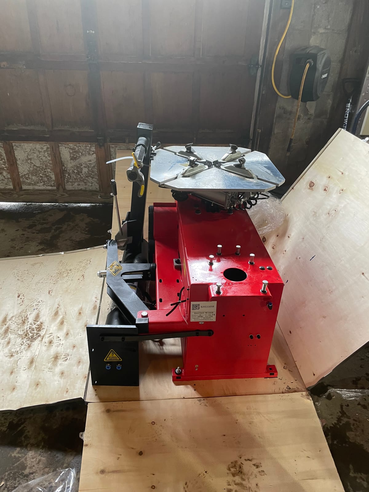 Mayflower - 1.5 HP Tire Changer Wheel Changers Balancer Machine Combo 980 800 Red Edition / 1 Year Full Warranty customer photo 1