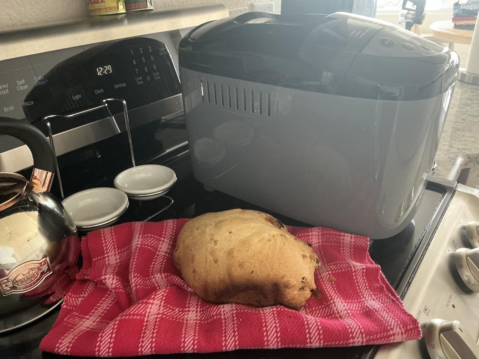 West Bend Hi-Rise Bread Maker Machine Programmable 12 Programs Including Gluten Free & 3 Loaf Sizes and Crust Colors with Traditionally-Shaped Horizontal Bread Pan with Dual Knead Blades, 3-Lb, Gray customer photo 2