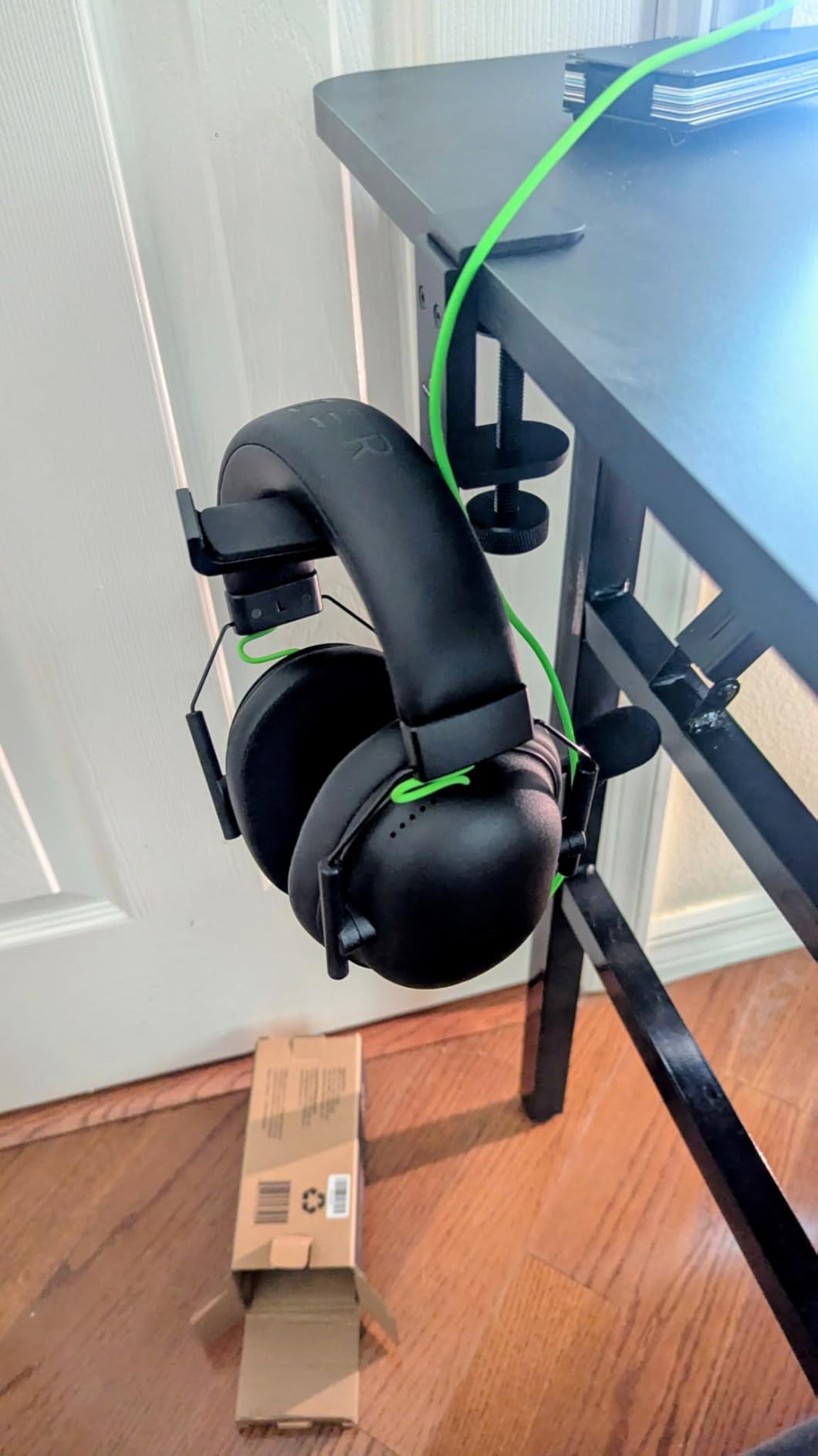 New Foldable Headphone Stand Hanger Holder Aluminum Headset Soundbar Stand Clamp Hook Under Desk Space Save Mount, Universal Fit Gaming Headphones, Black customer photo 2
