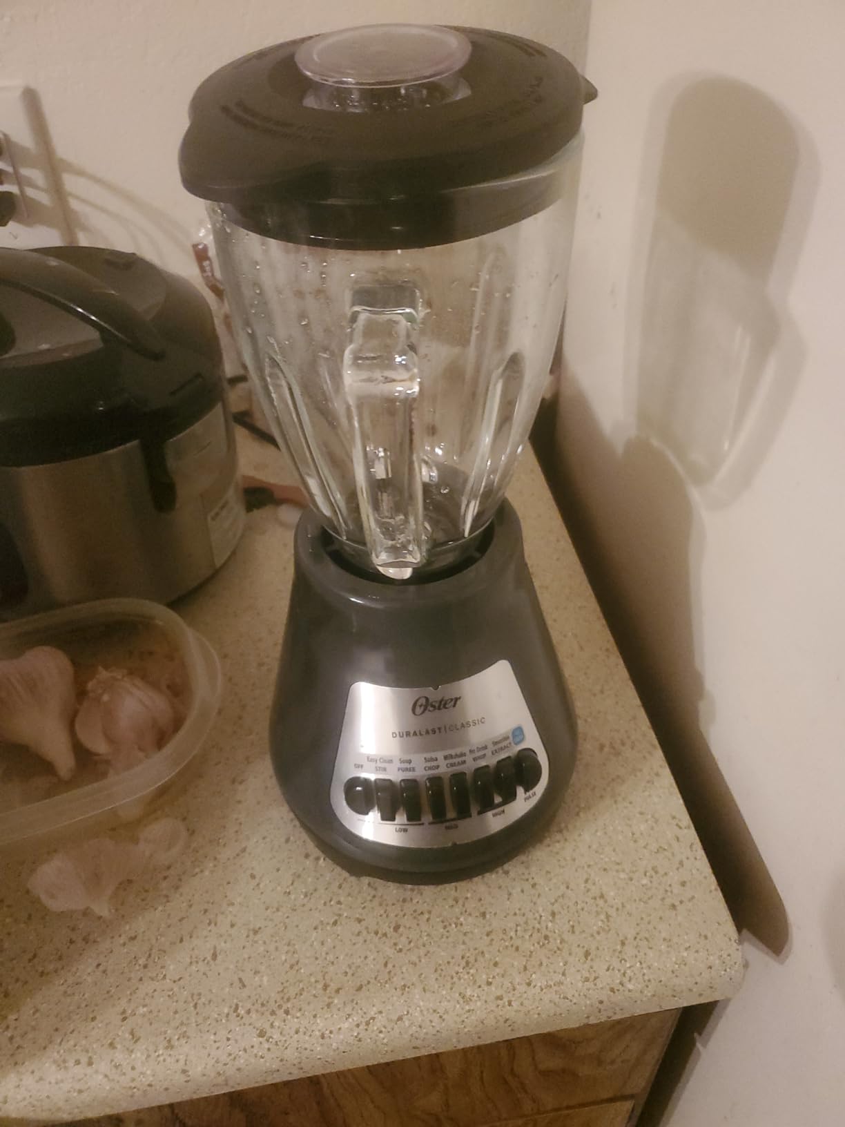 Oster® Classic Series 8-Speed Blender with 6-Cup Glass Jar, Gray customer photo 1