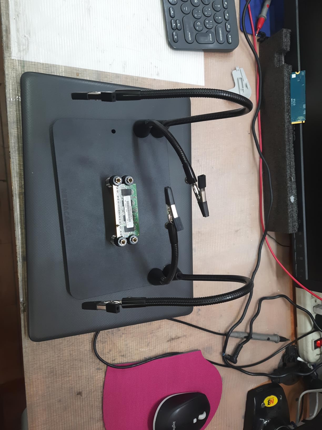 Magnetic Helping Hand, Soldering Helping Hands, 4 PCB Pillars Circuit Board Holder with Flexible Metal Arms Heavy Duty Base Electronic Repair Tool customer photo 1