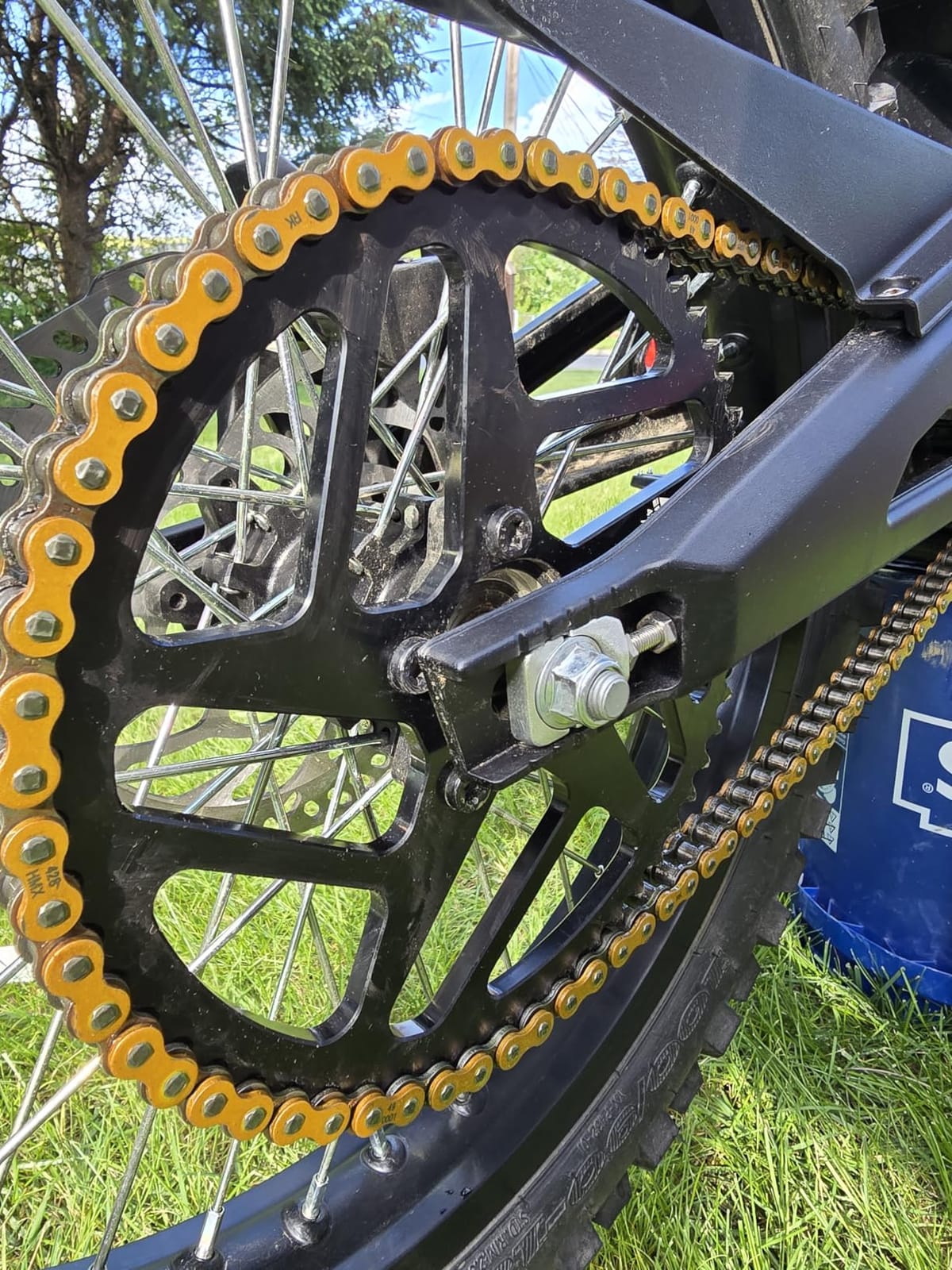 Motul Chain Care Kit Off Road - Complete Motorcycle Chain Maintenance System W/Chain Cleaner (C1) & Chain Lube (C3) MC Care System (109788) customer photo 1