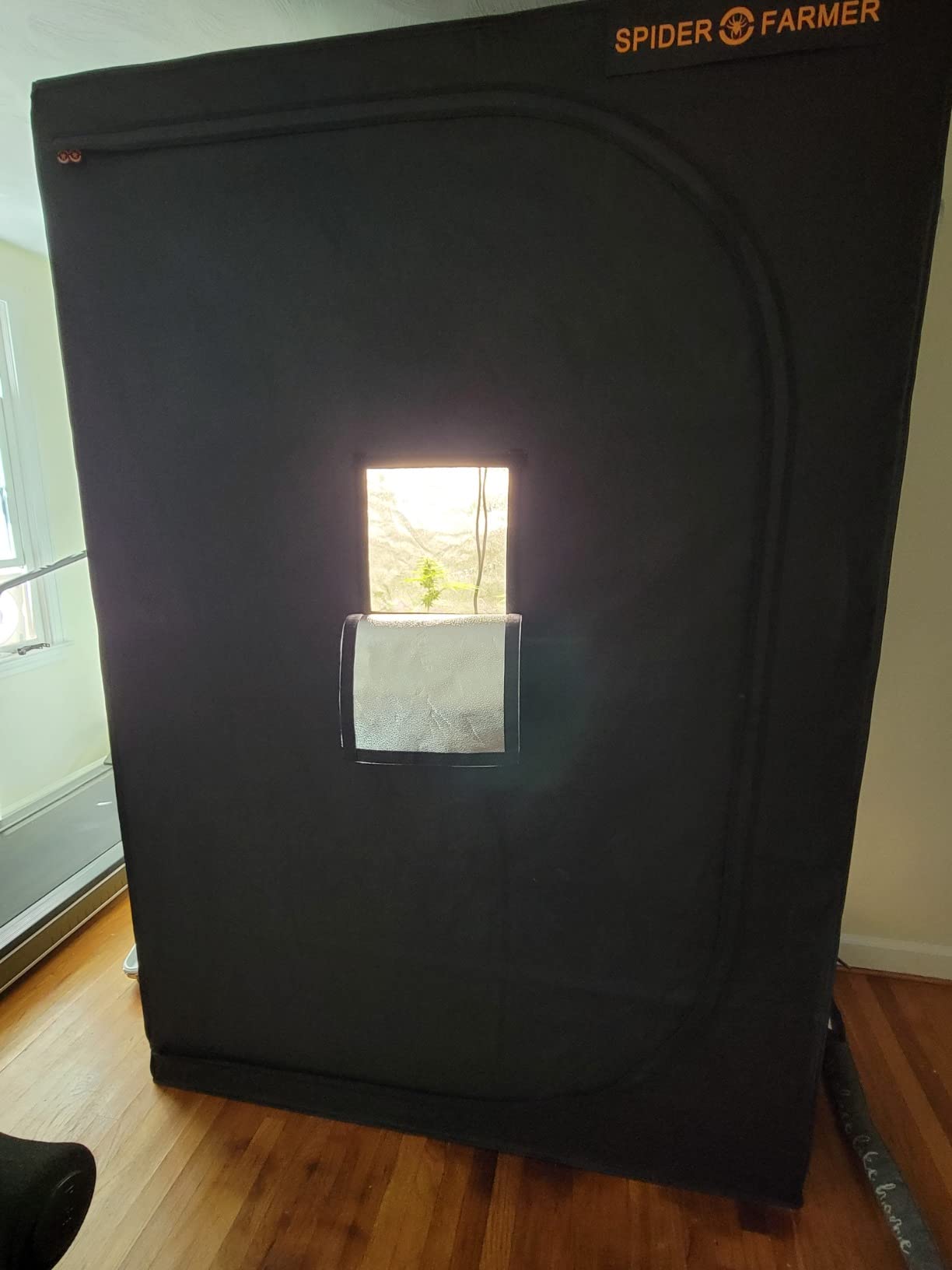 Spider Farmer 2.3x2.3 Grow Tent, 28