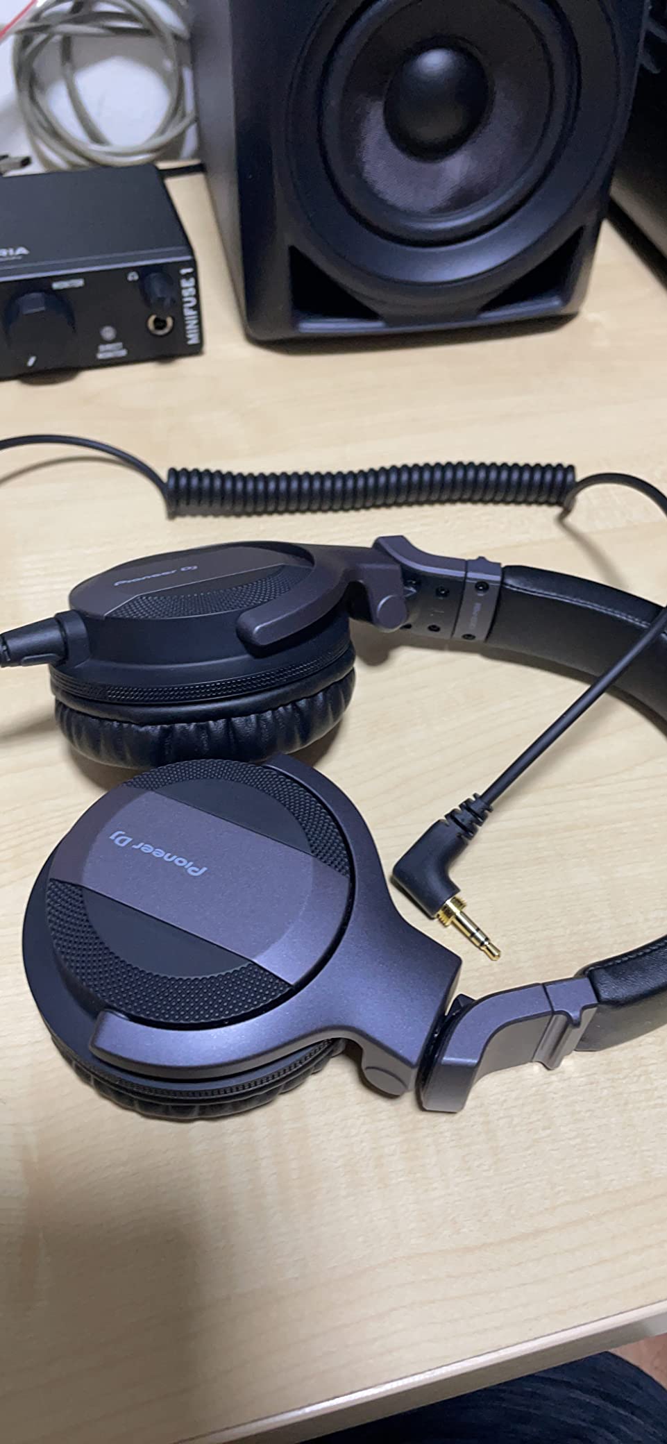 Pioneer DJ HDJ-CUE1 On-Ear Wired DJ Headphones, Foldable, Dark Silver customer photo 2