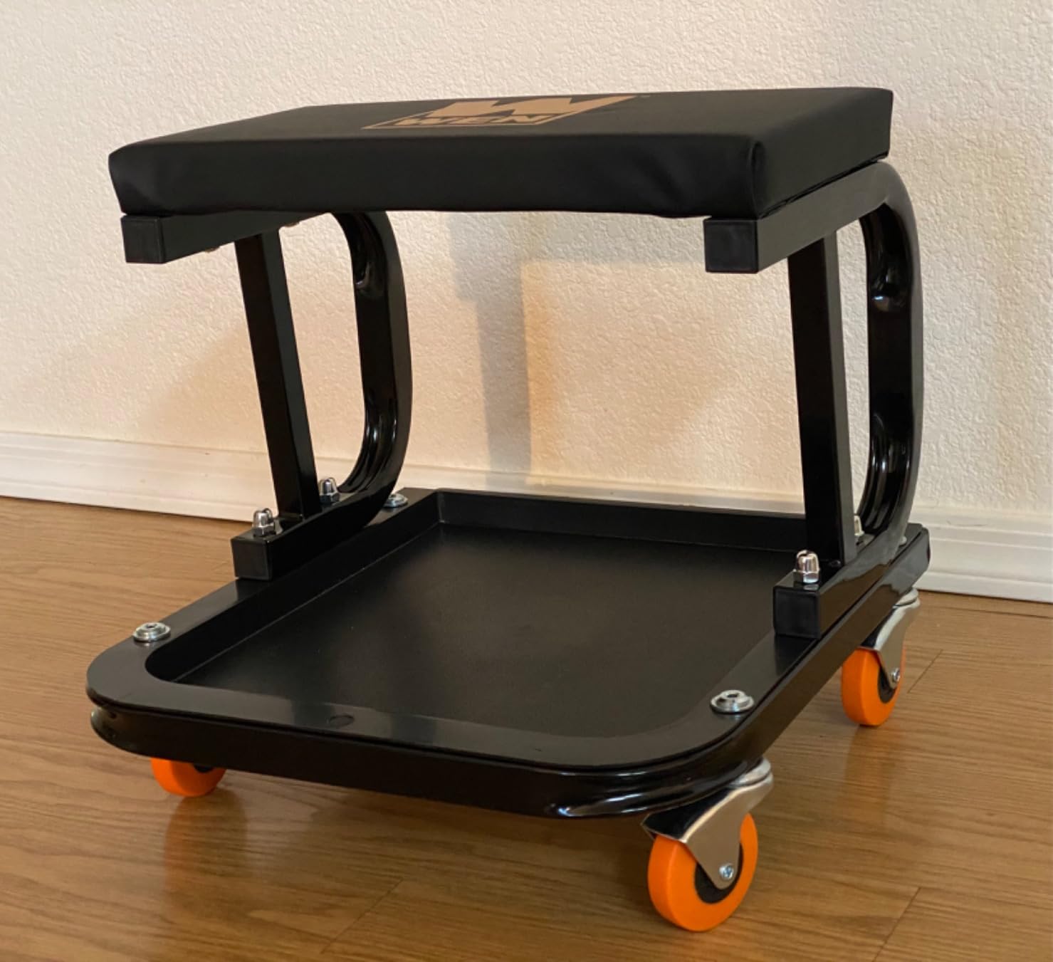 WEN 73011T 250 lb. Capacity Rolling Mechanic Seat with Onboard Storage customer photo 2