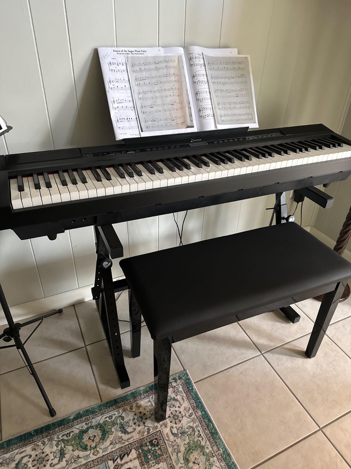 Donner Duet Piano Bench with Storage, Solid Wooden Keyboard Bench Piano Bookcase Stool Chair Seat with High-Density Sponges Padded Cushion, Black customer photo 1