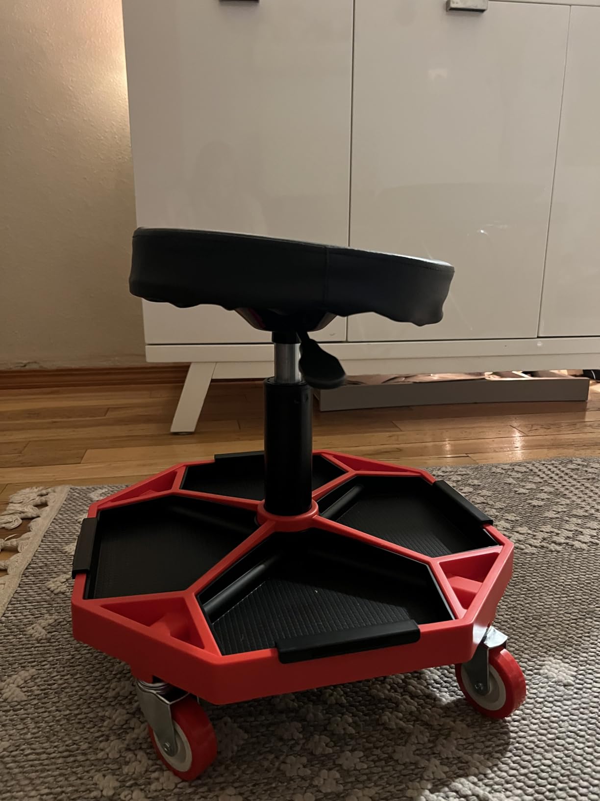 DNA Motoring TOOLS-00253 Adjustable Height Pneumatic Garage Seat Rolling Mechanic Stool with Tool Tray Storage,300lbs Max Weight Capacity customer photo 2