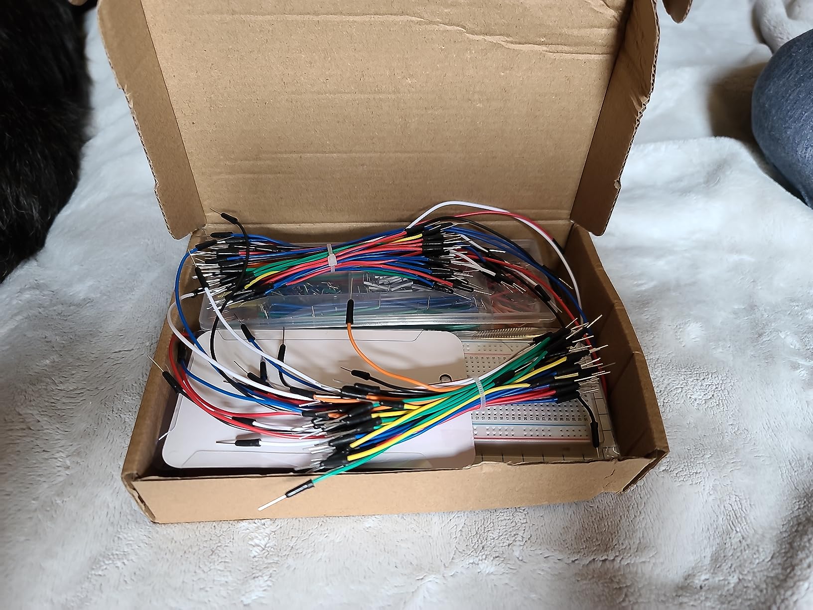 Breadboard Jumper Wire Kit:2X830&400 Breadboards,130 Flexible+280 Jumpers,1 Tweezer for Arduino Raspberry Pi customer photo 2