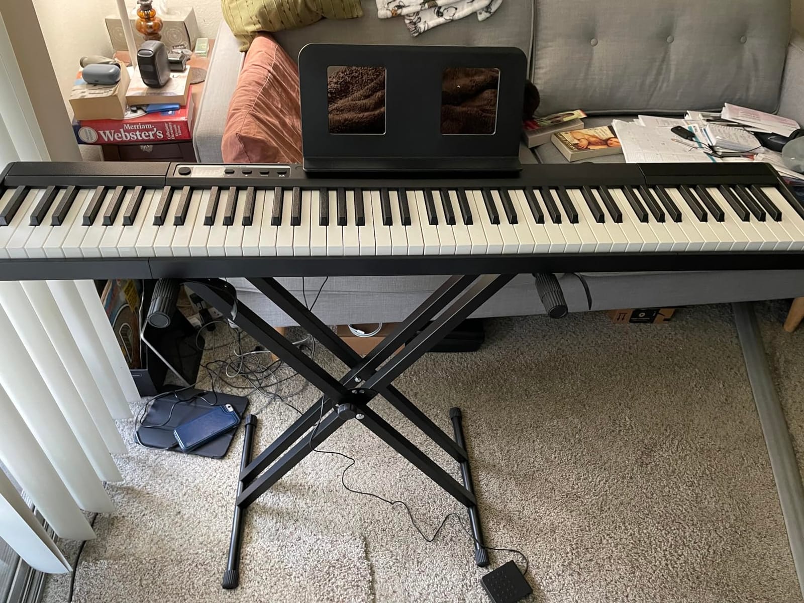 Longeye Piano Keyboard 88 Keys Compact Digital Piano for Beginners with Full Size Semi Weighted Keys, Sustain Pedal, Headphones, Carrying Case (88 Key With Stand, Black) customer photo 2